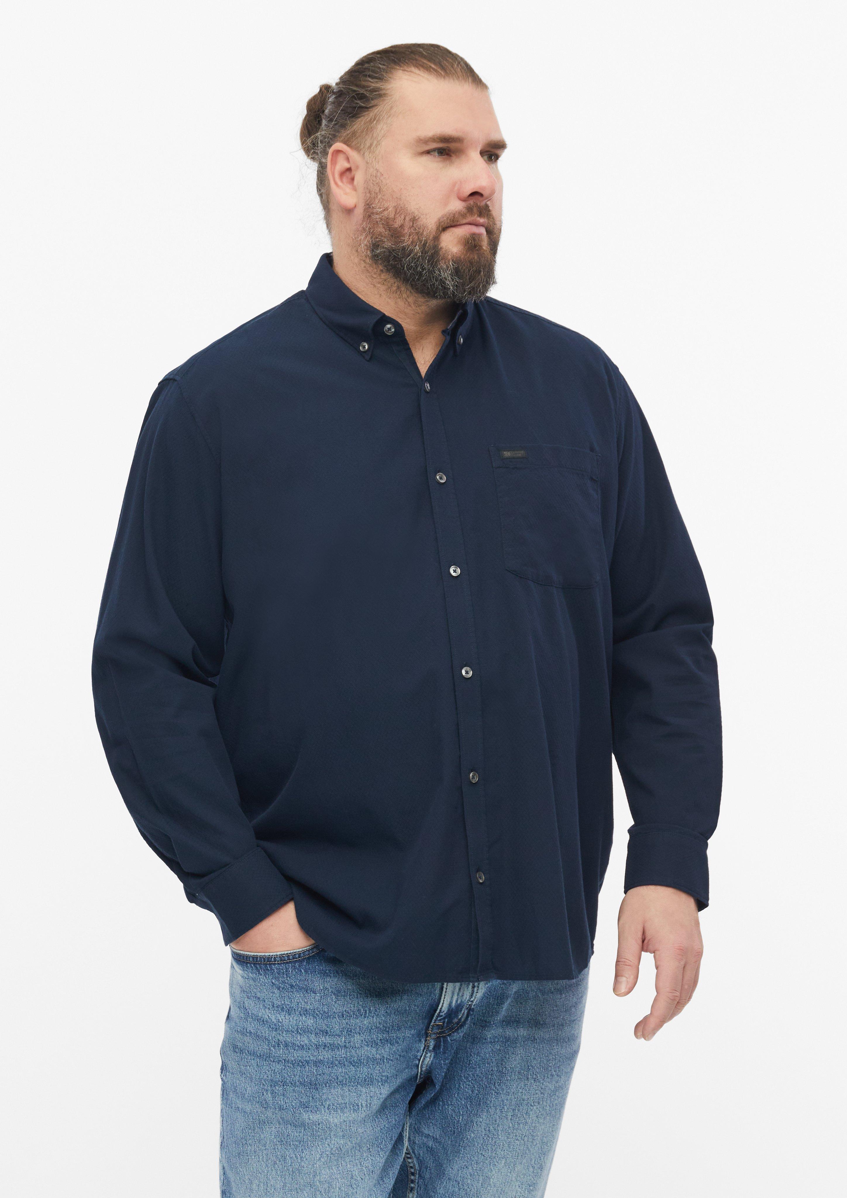 Coupe classique : chemise à la texture fine avec col boutonné en bleu marine de s.Oliver Men Big Sizes