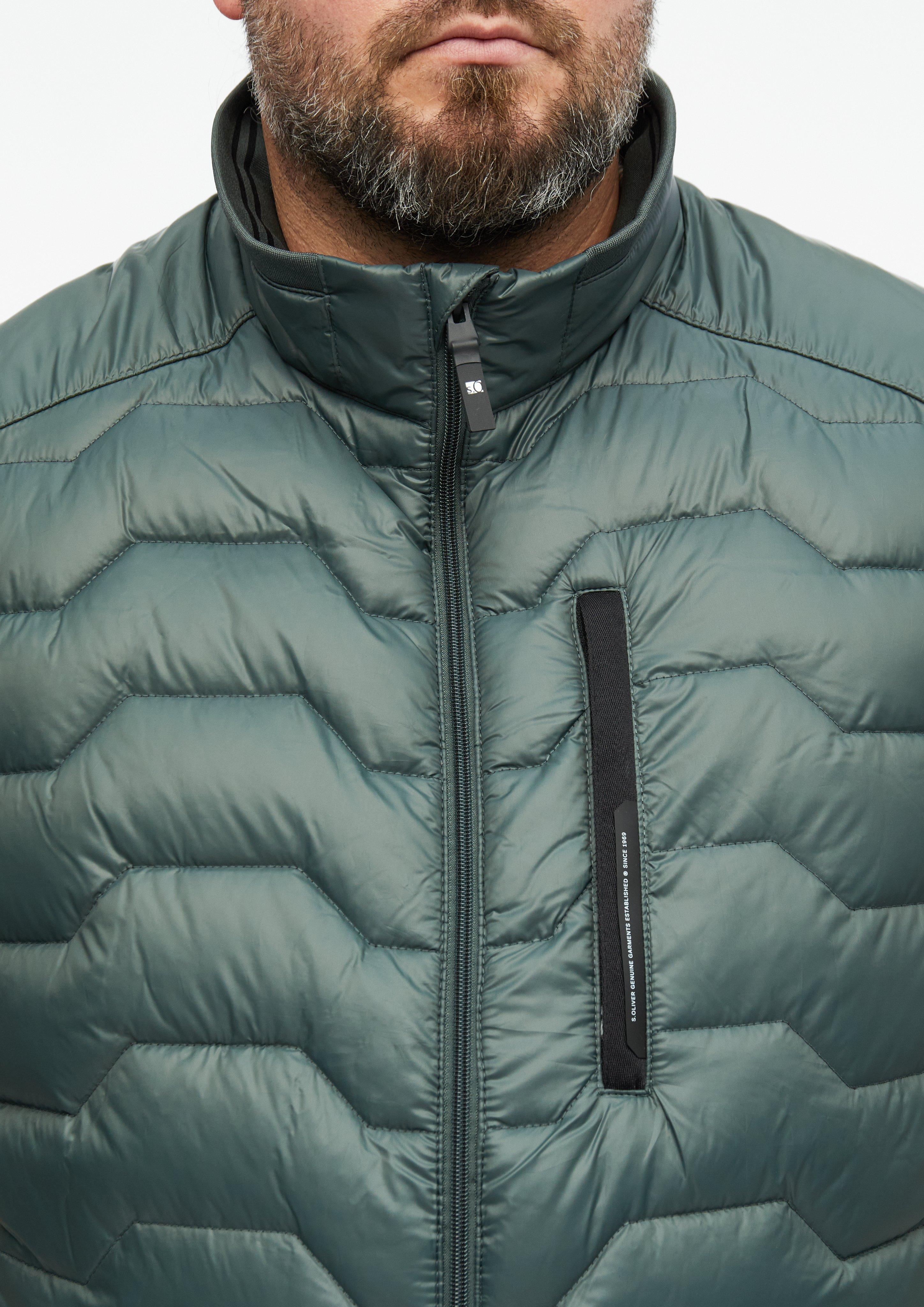 Heren Waterafstotend gewatteerd vest met sportieve details in groen van s.Oliver Men Big Sizes