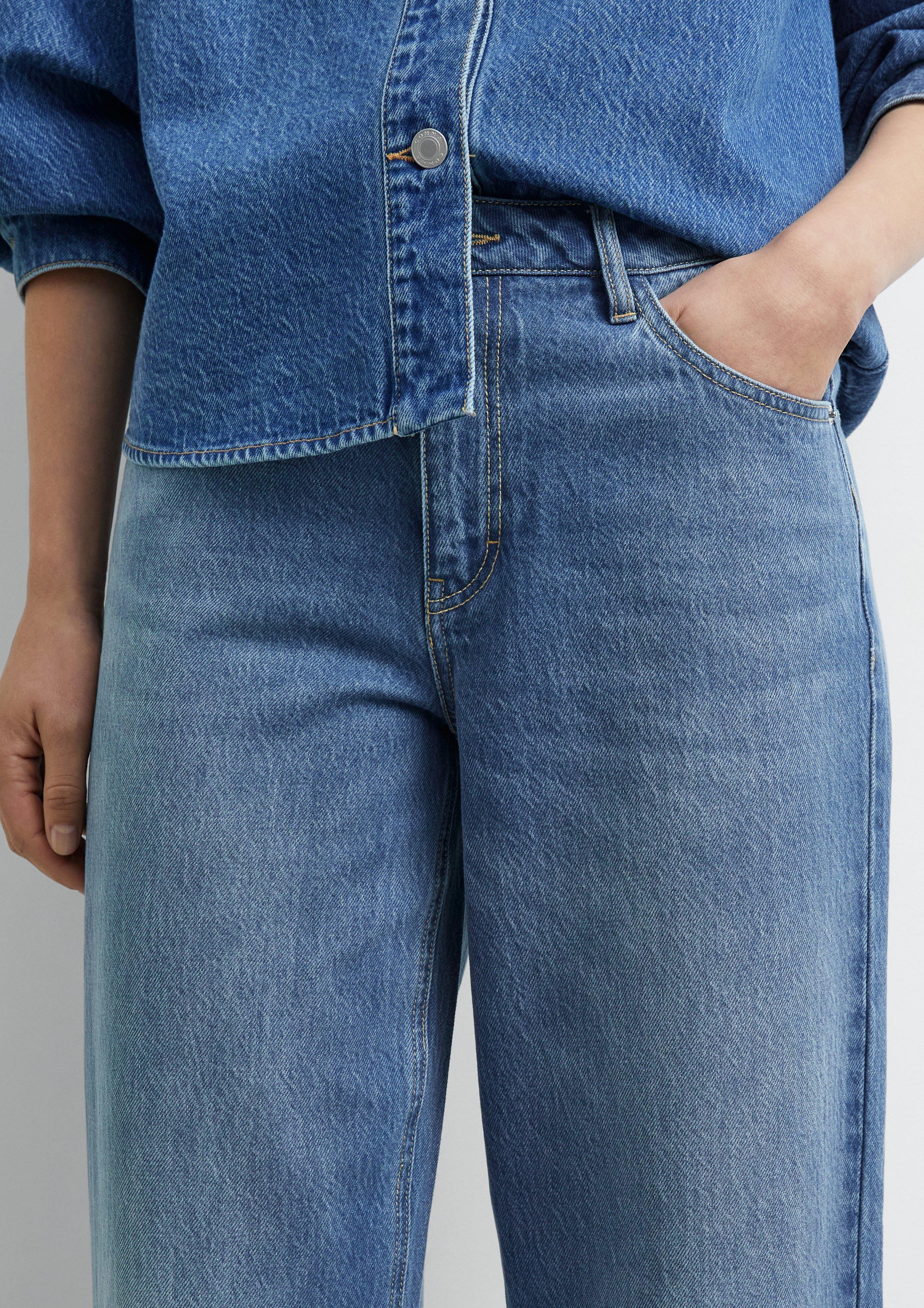Pantalon en jean en bleu de COMMA