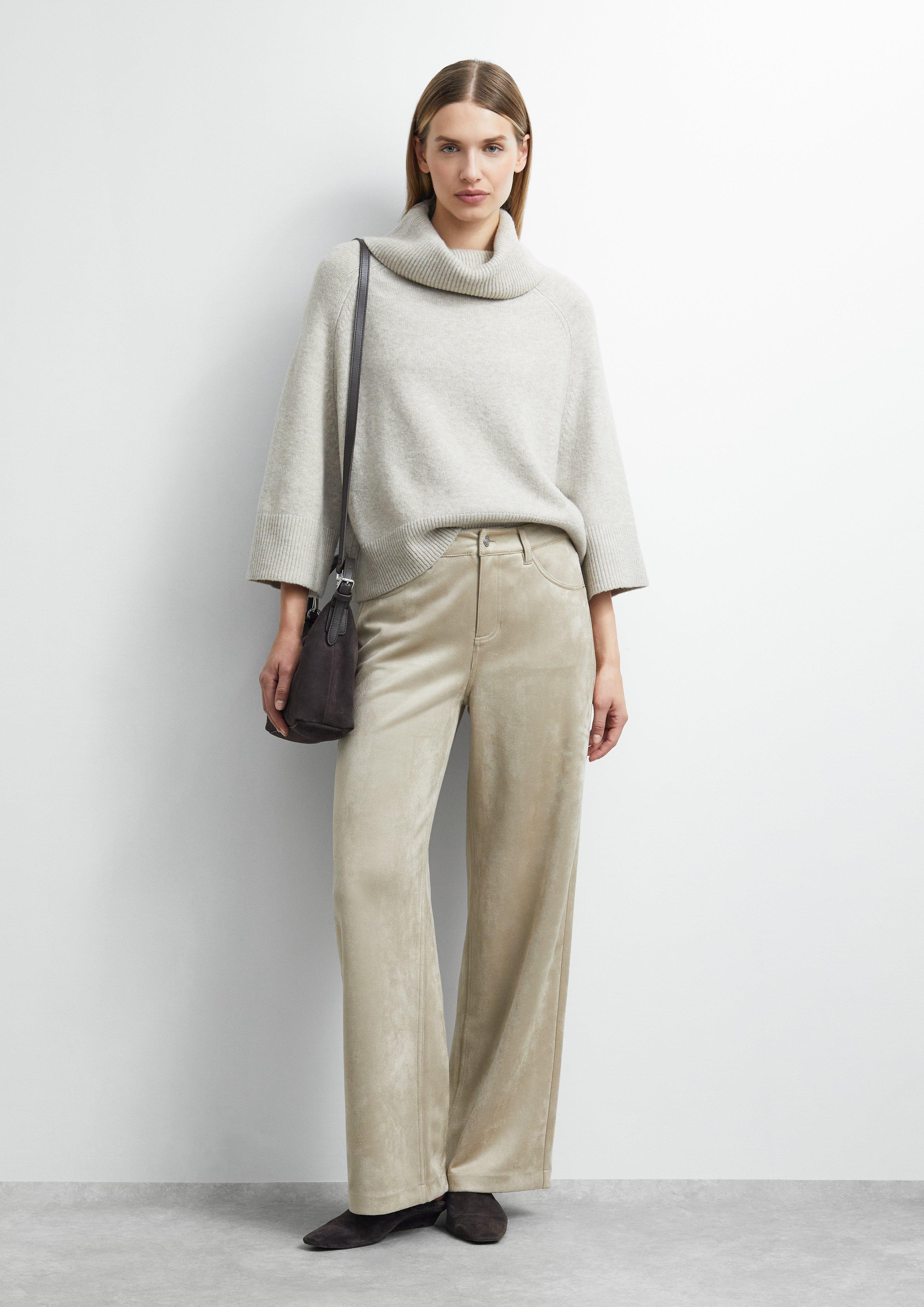 Pantalon en simili-velours à jambes larges en beige de COMMA
