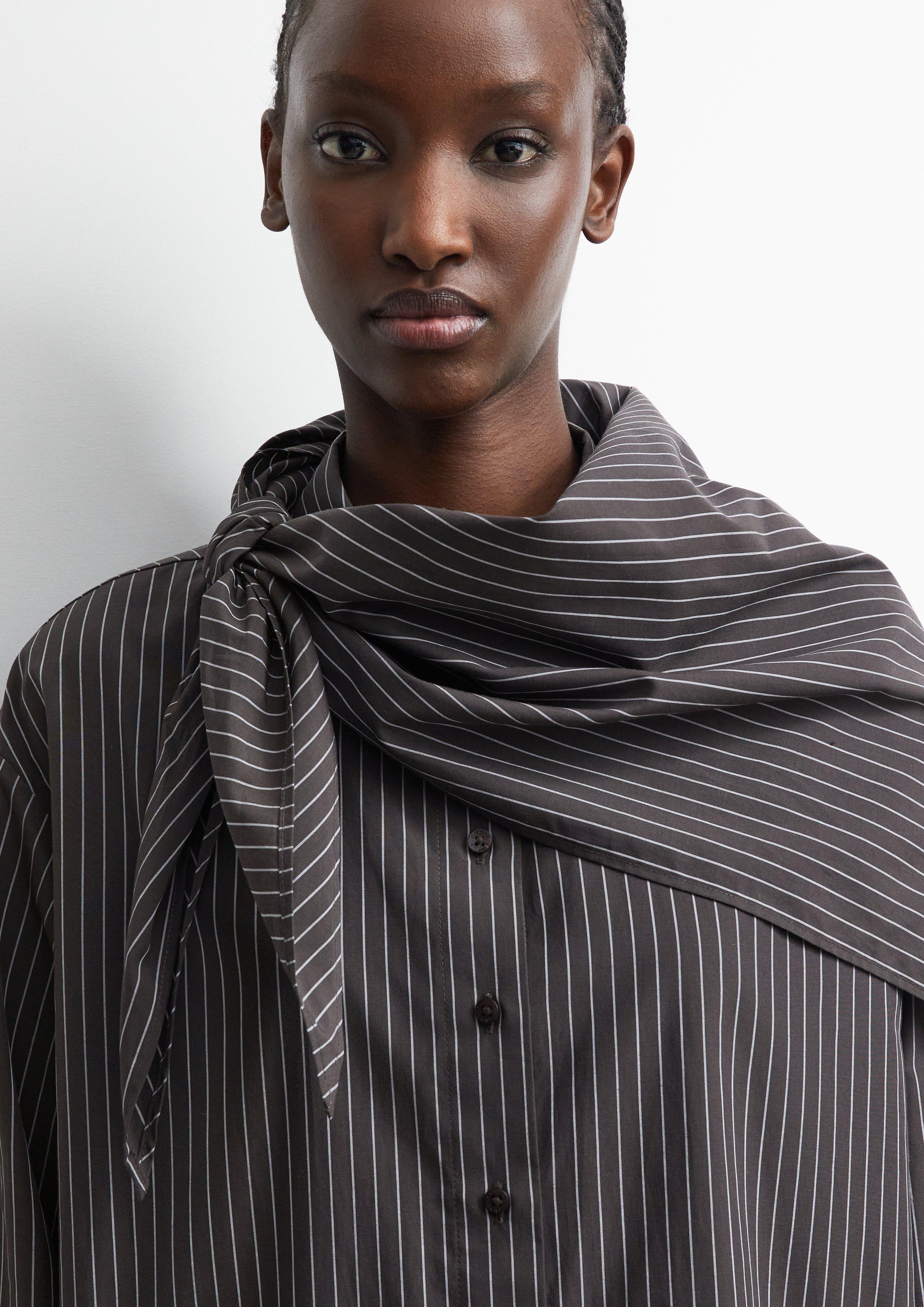Blouse en brun de COMMA