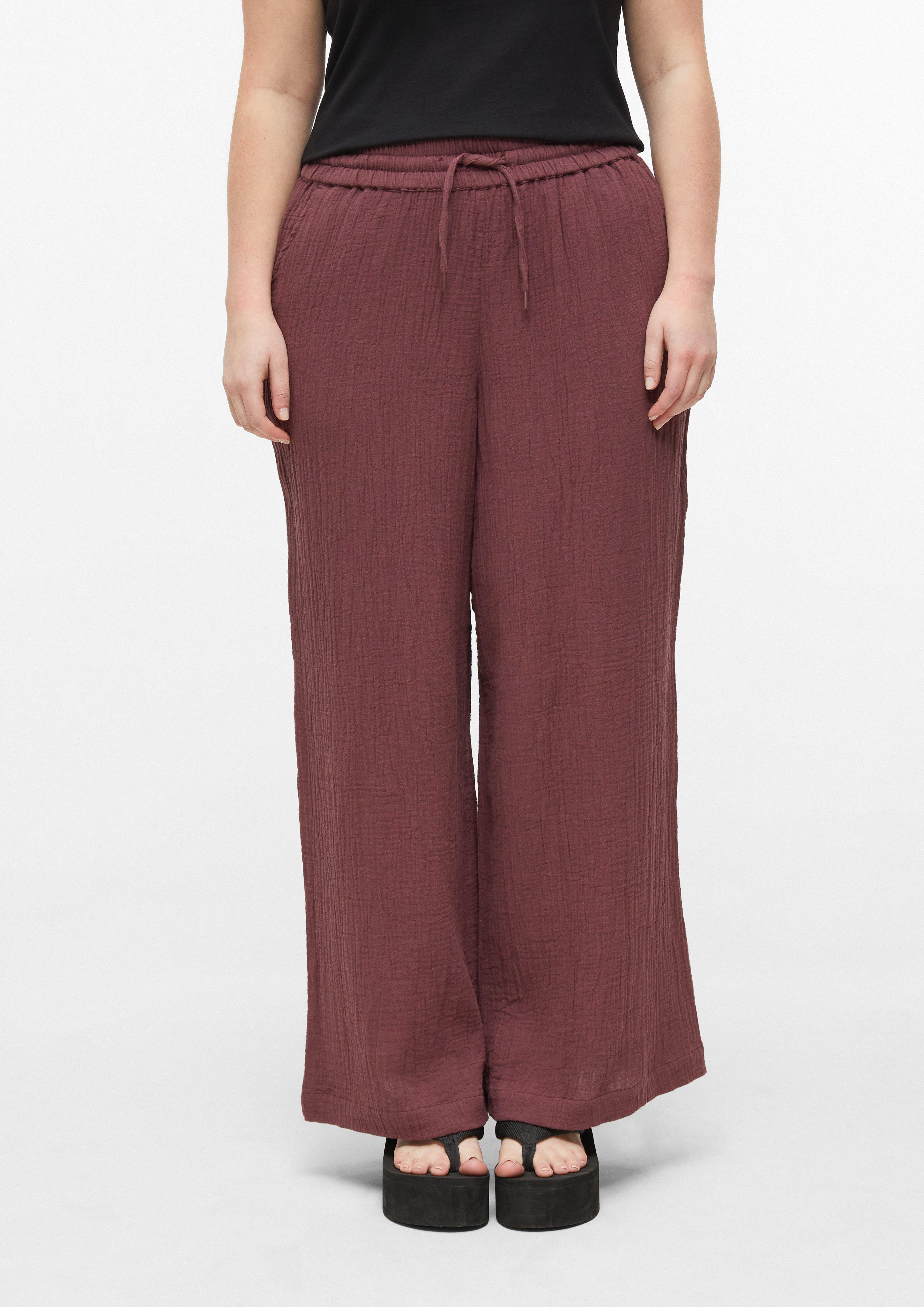 Dames Broek in rood van QS CURVE