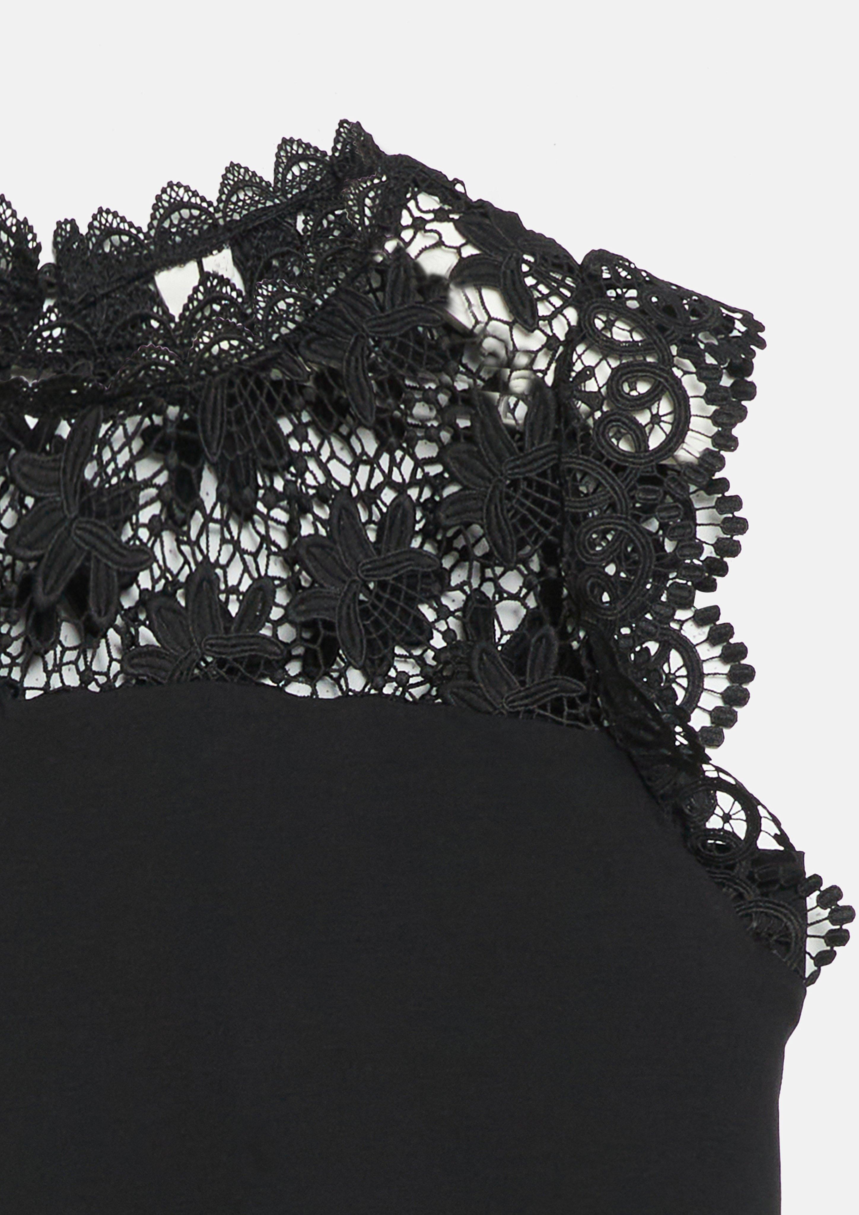 Femmes T-shirt en noir de QS CURVE