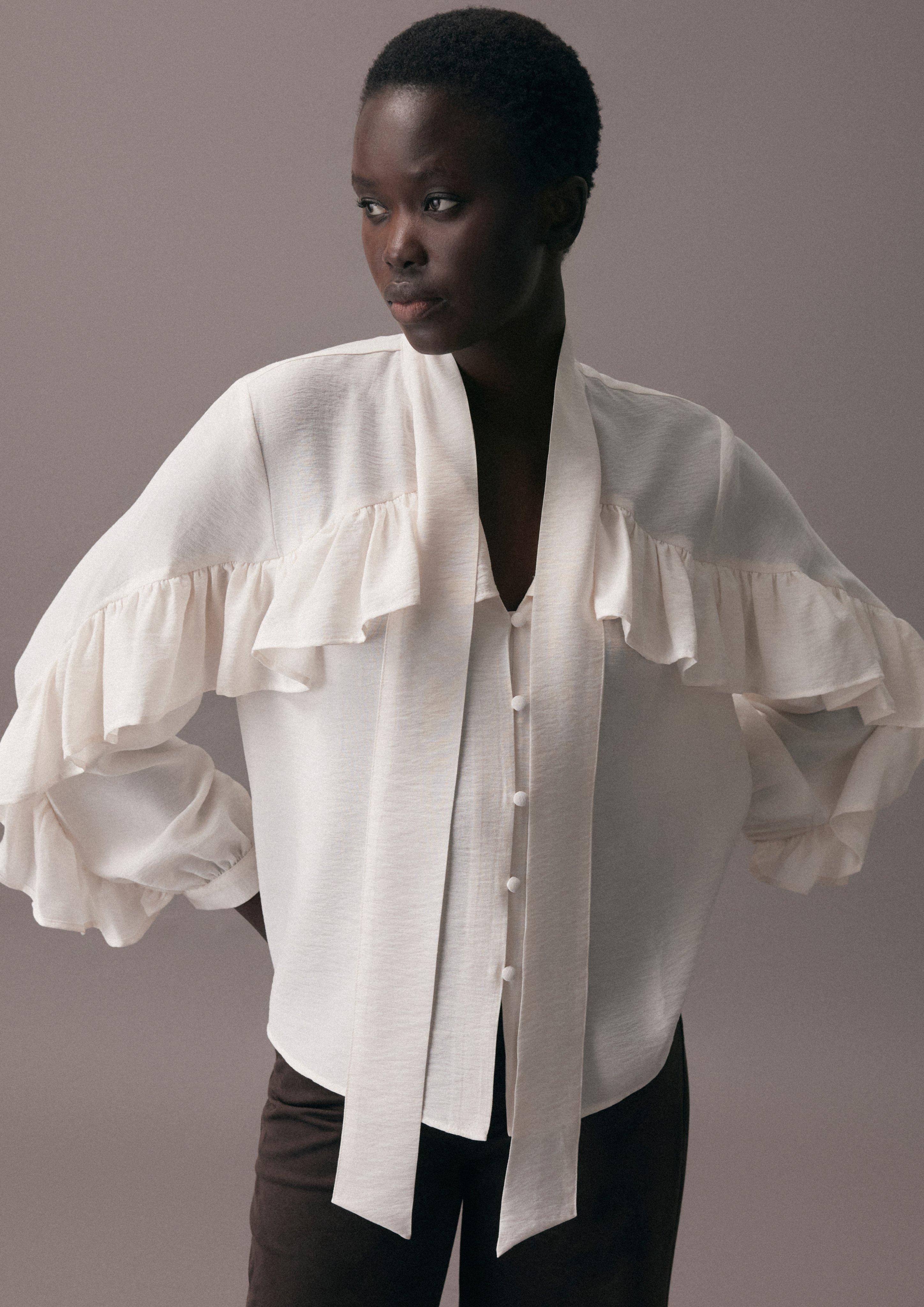 Bluse in creme von COMMA