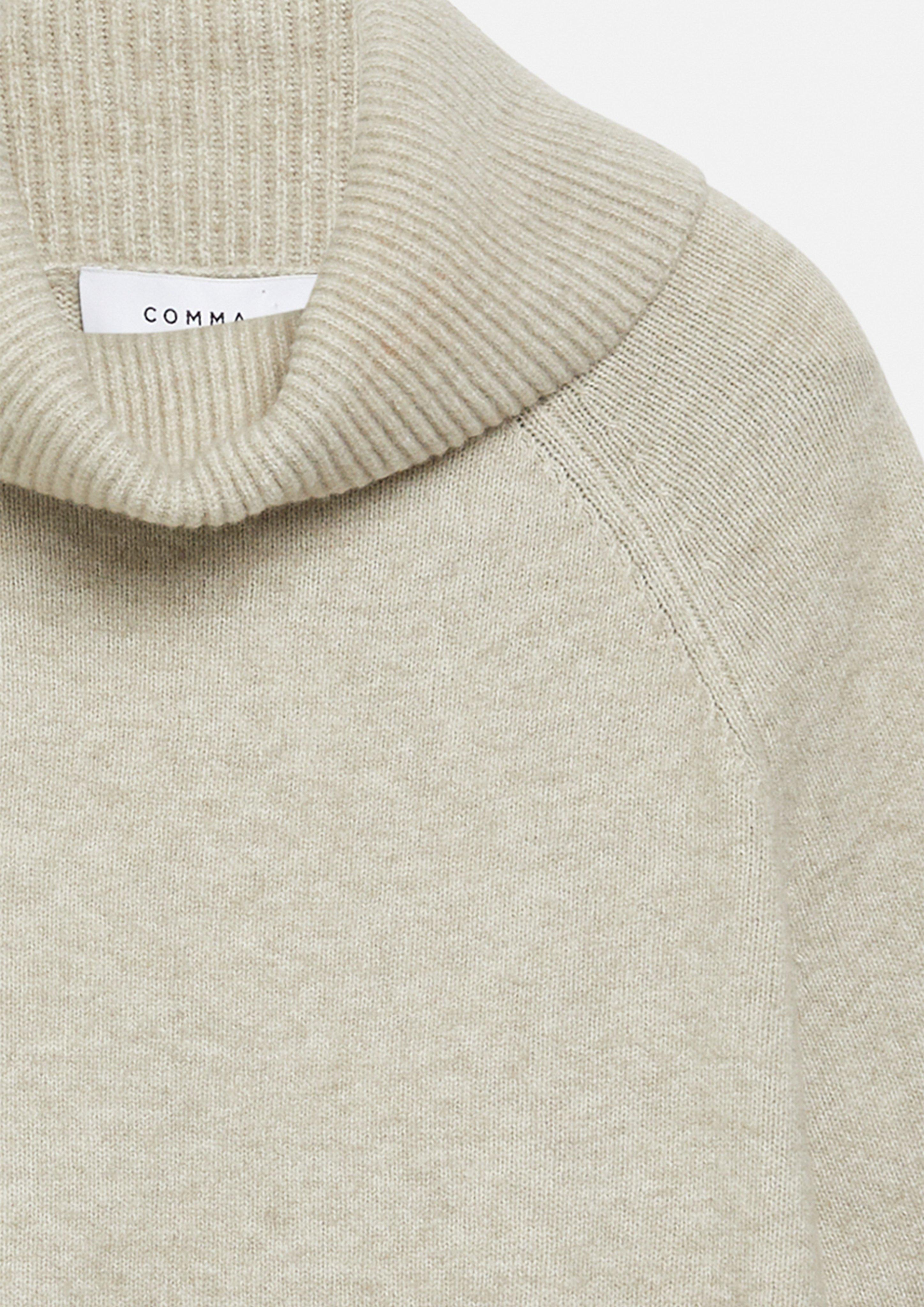 Pull-poncho à large col en beige de COMMA