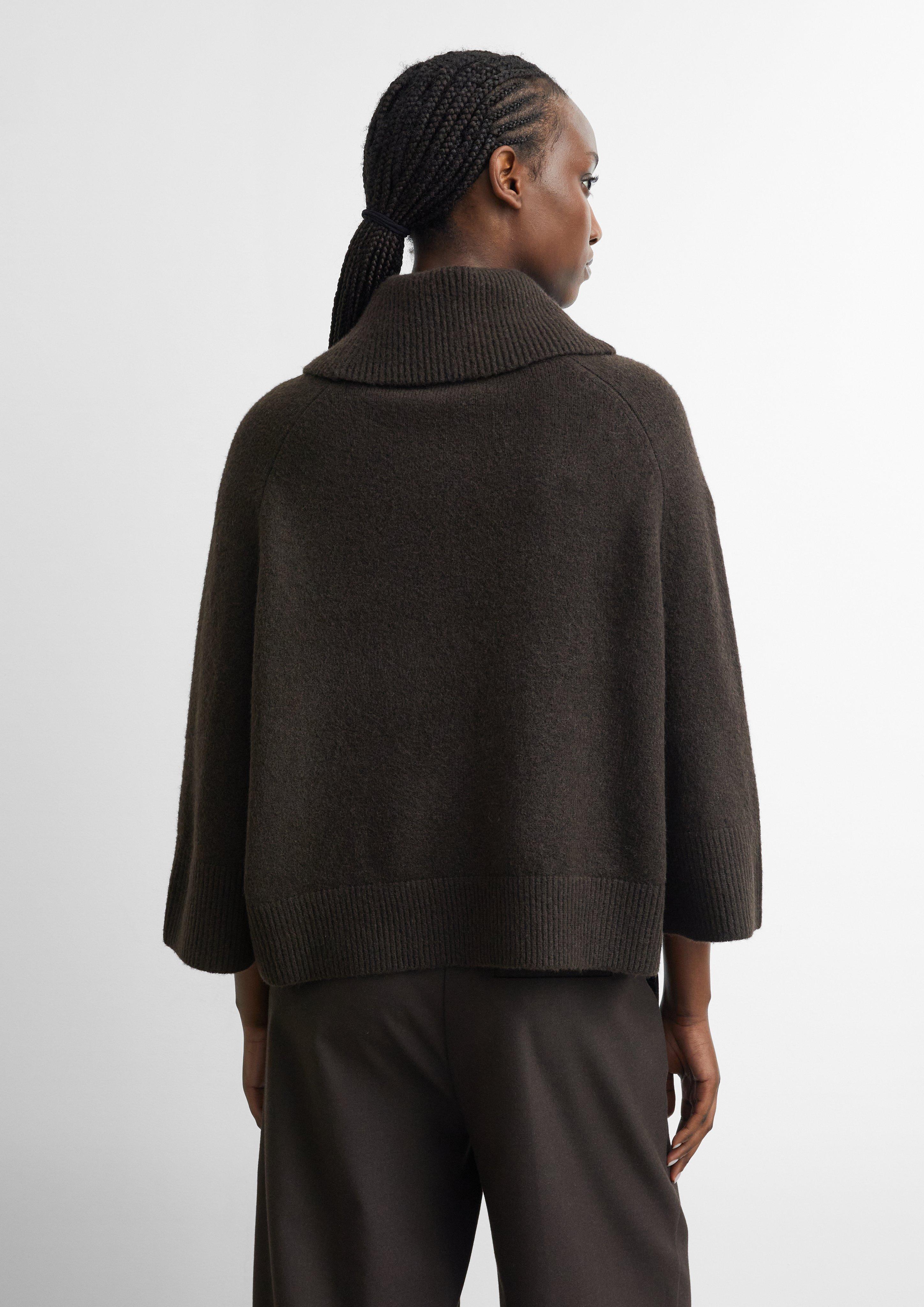 Pull-poncho à large col en brun de COMMA