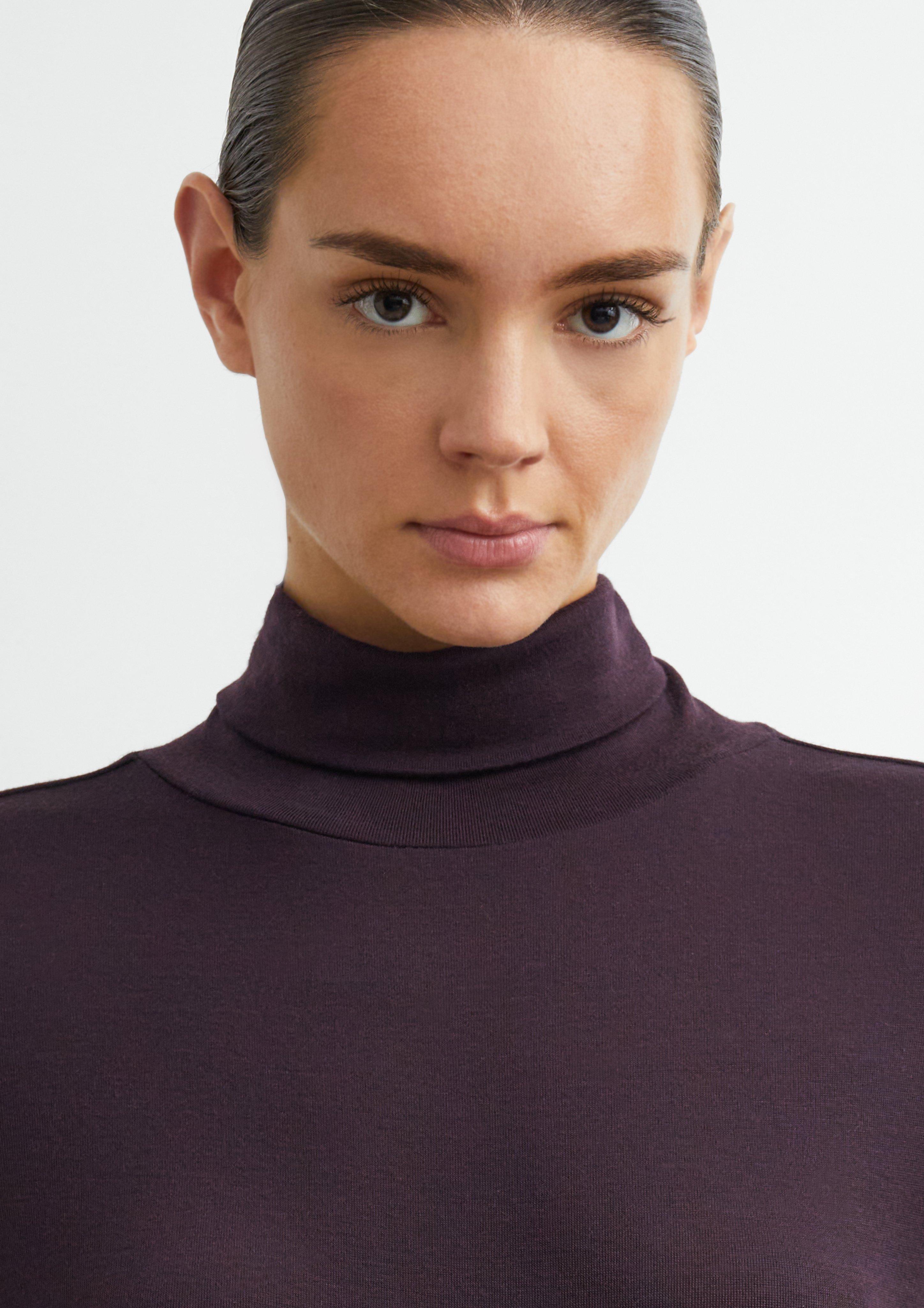 T-Shirt in lila von COMMA