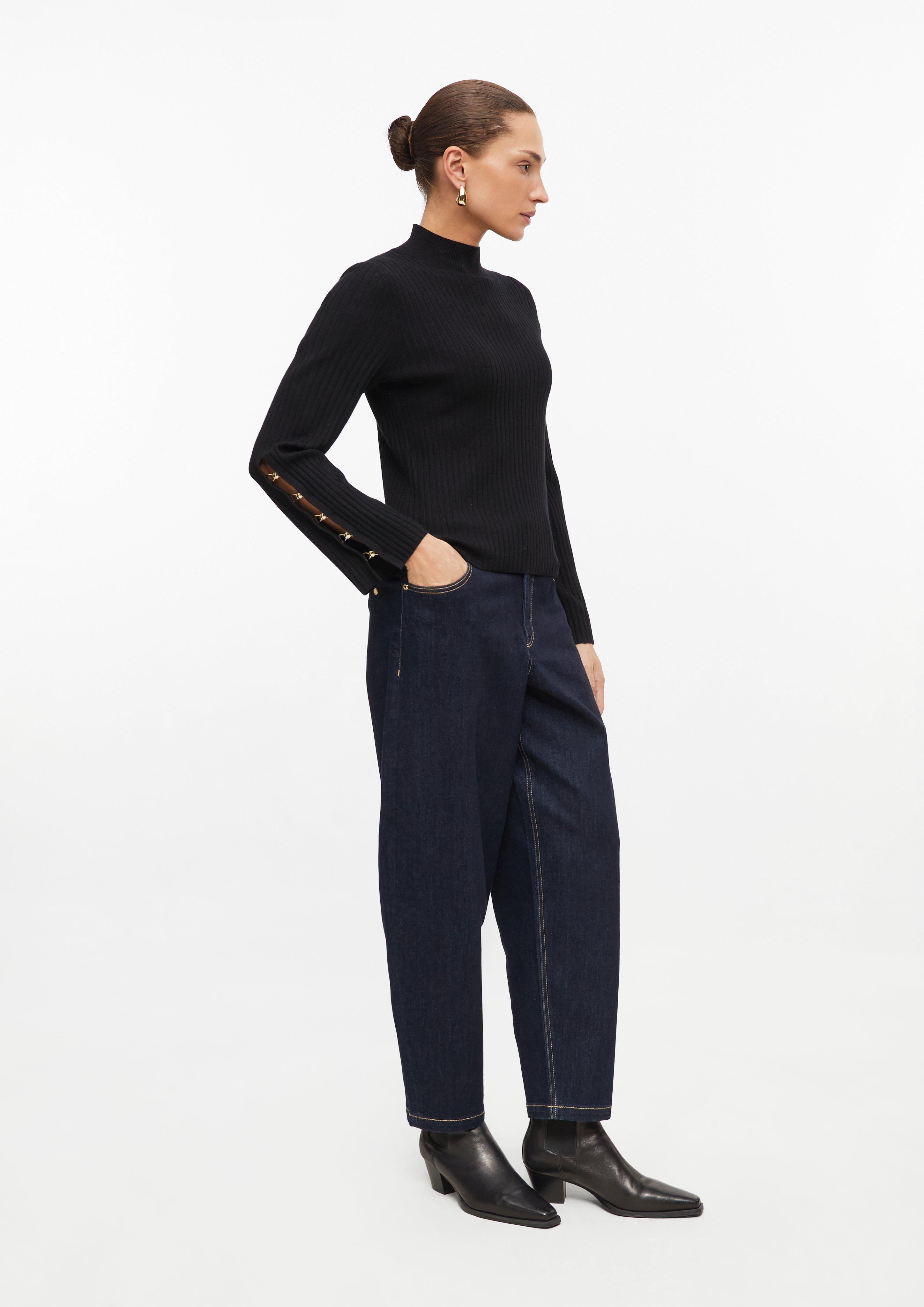 Femmes Pull à côtes avec détails décoratifs sur les manches en noir de s.Oliver BLACK LABEL