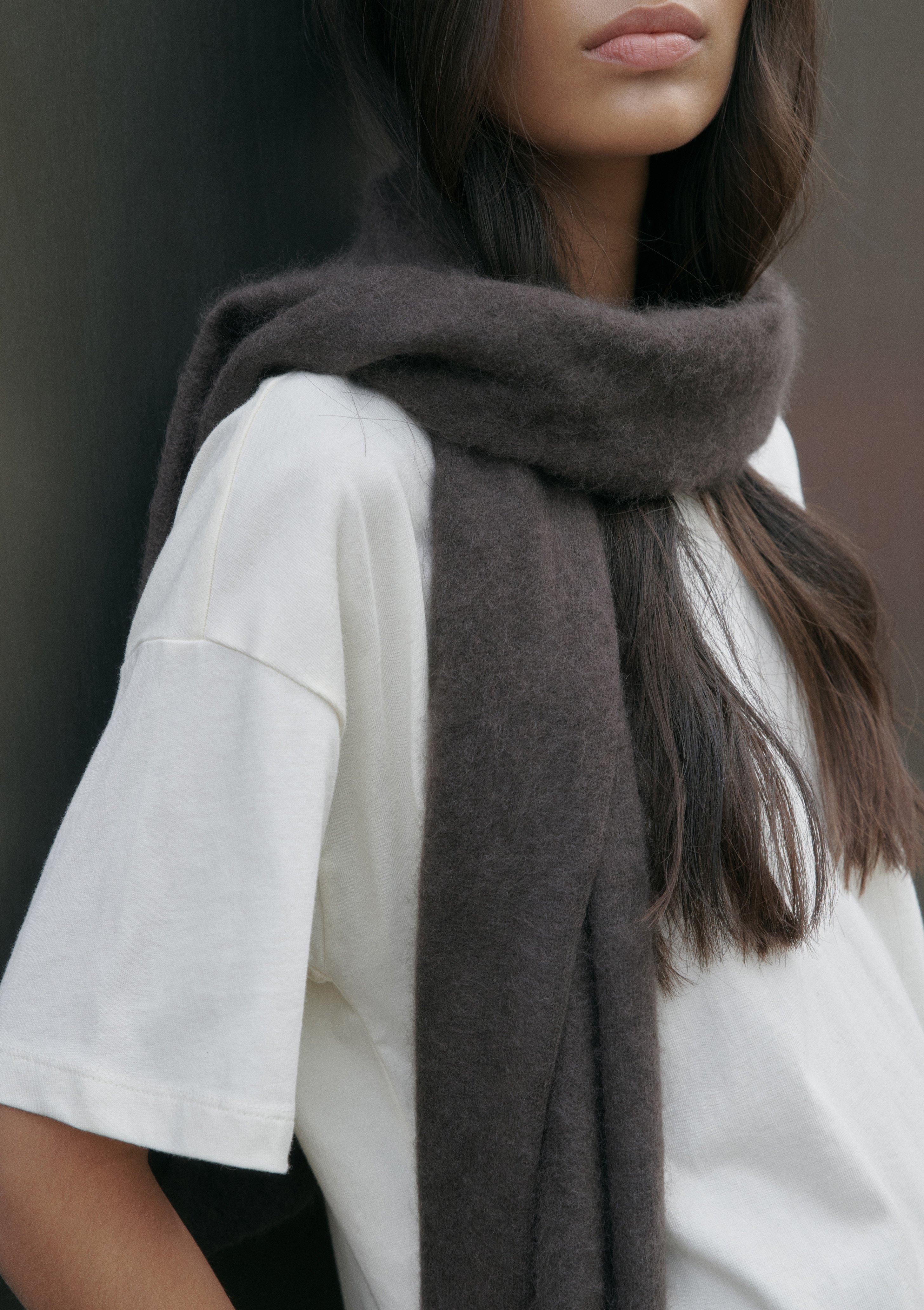 Foulard en marron foncé de comma