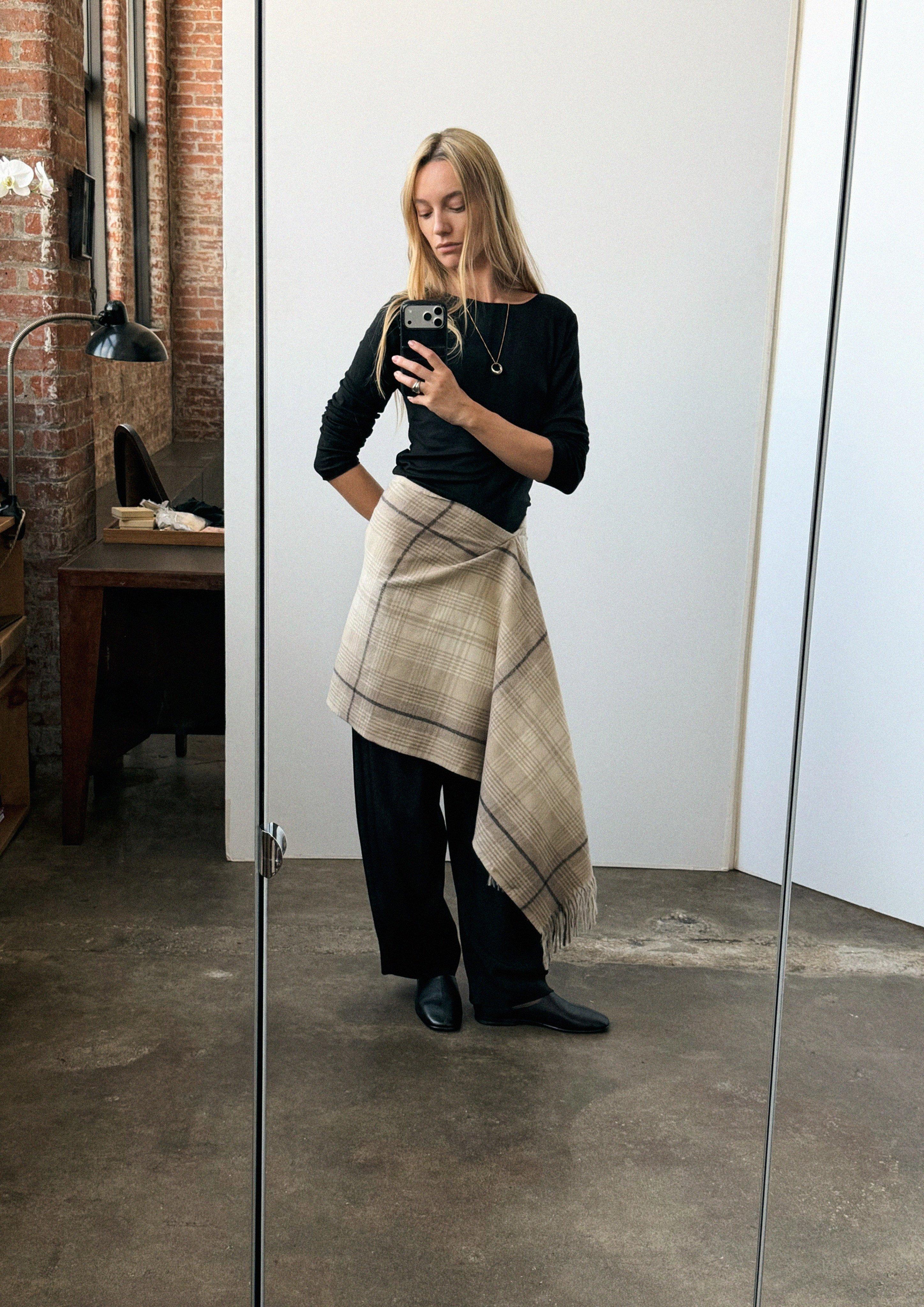Poncho à carreaux avec franges en beige de comma