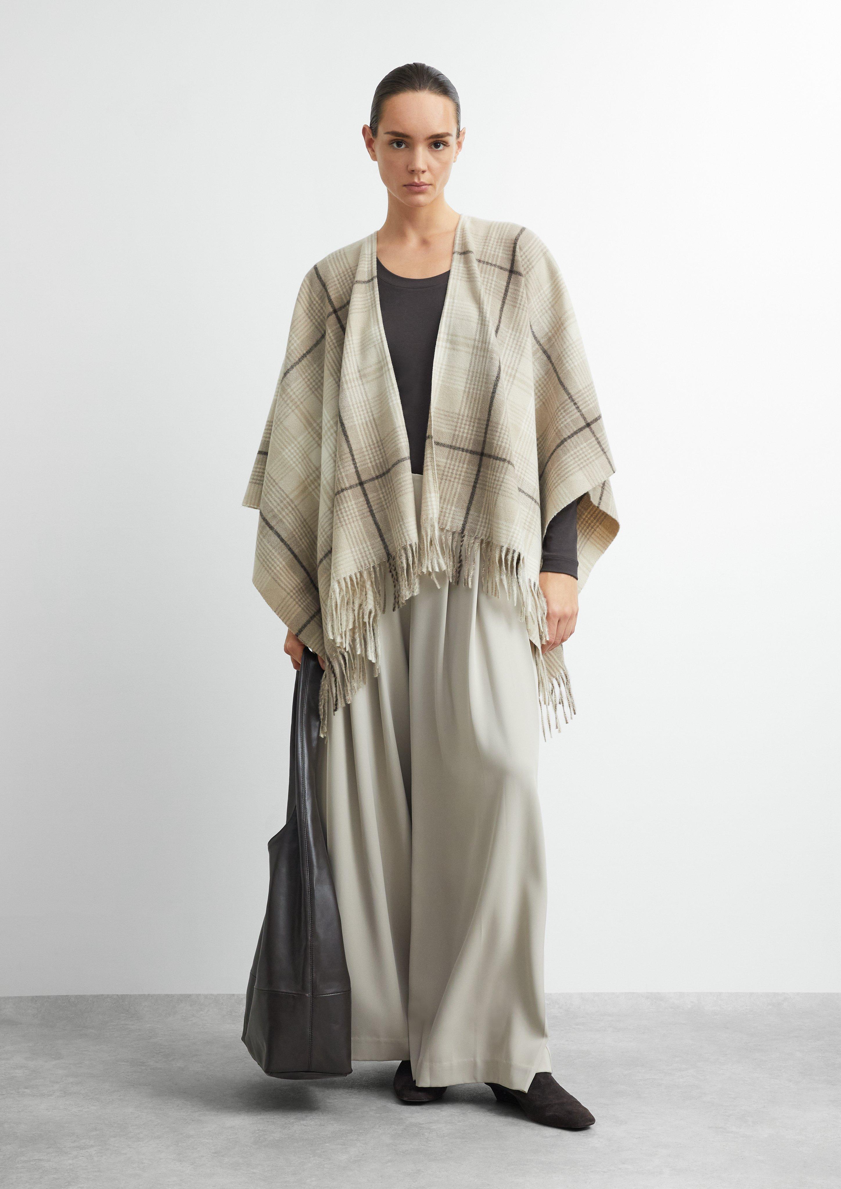 Indoor-Poncho in beige von COMMA