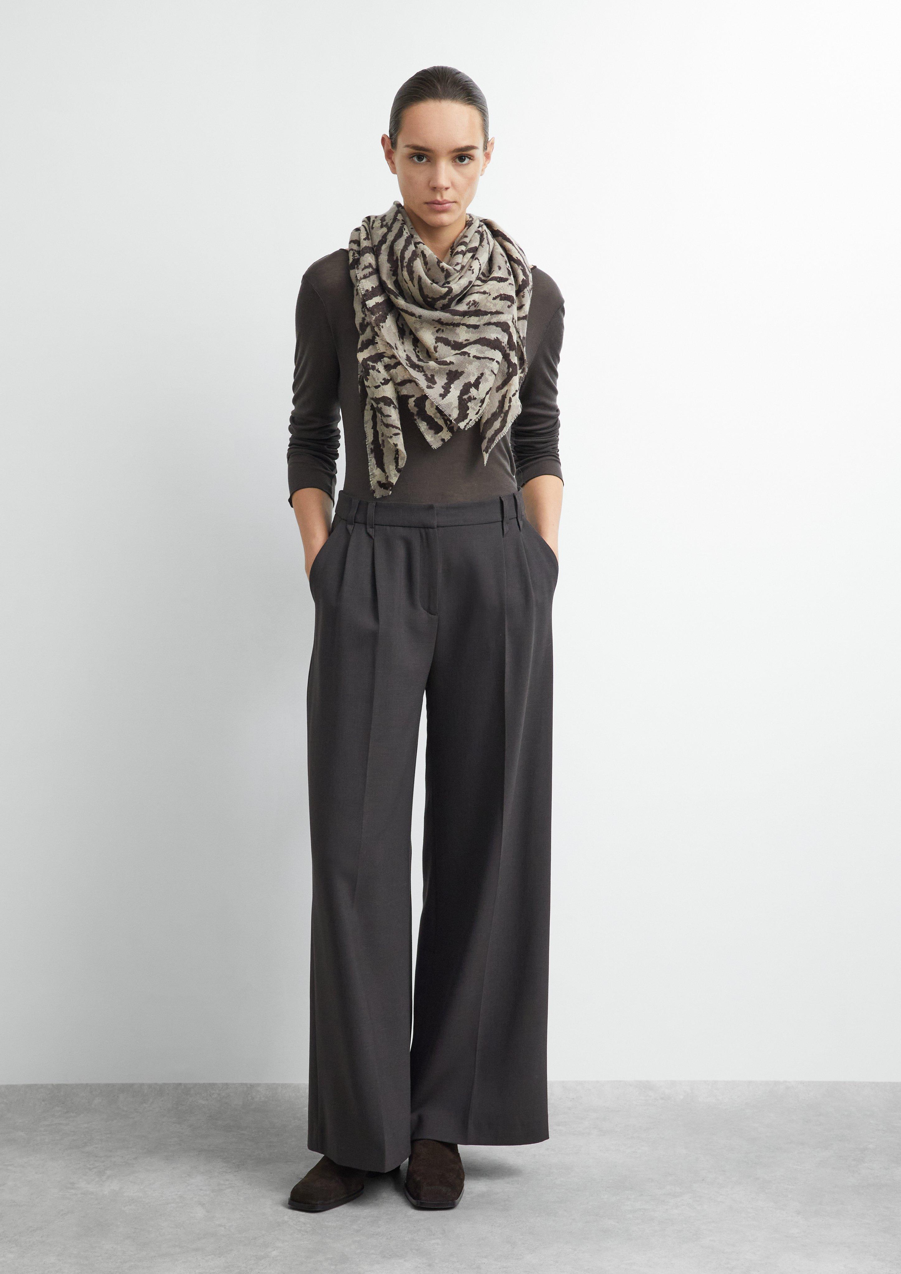 Tuch in beige von COMMA