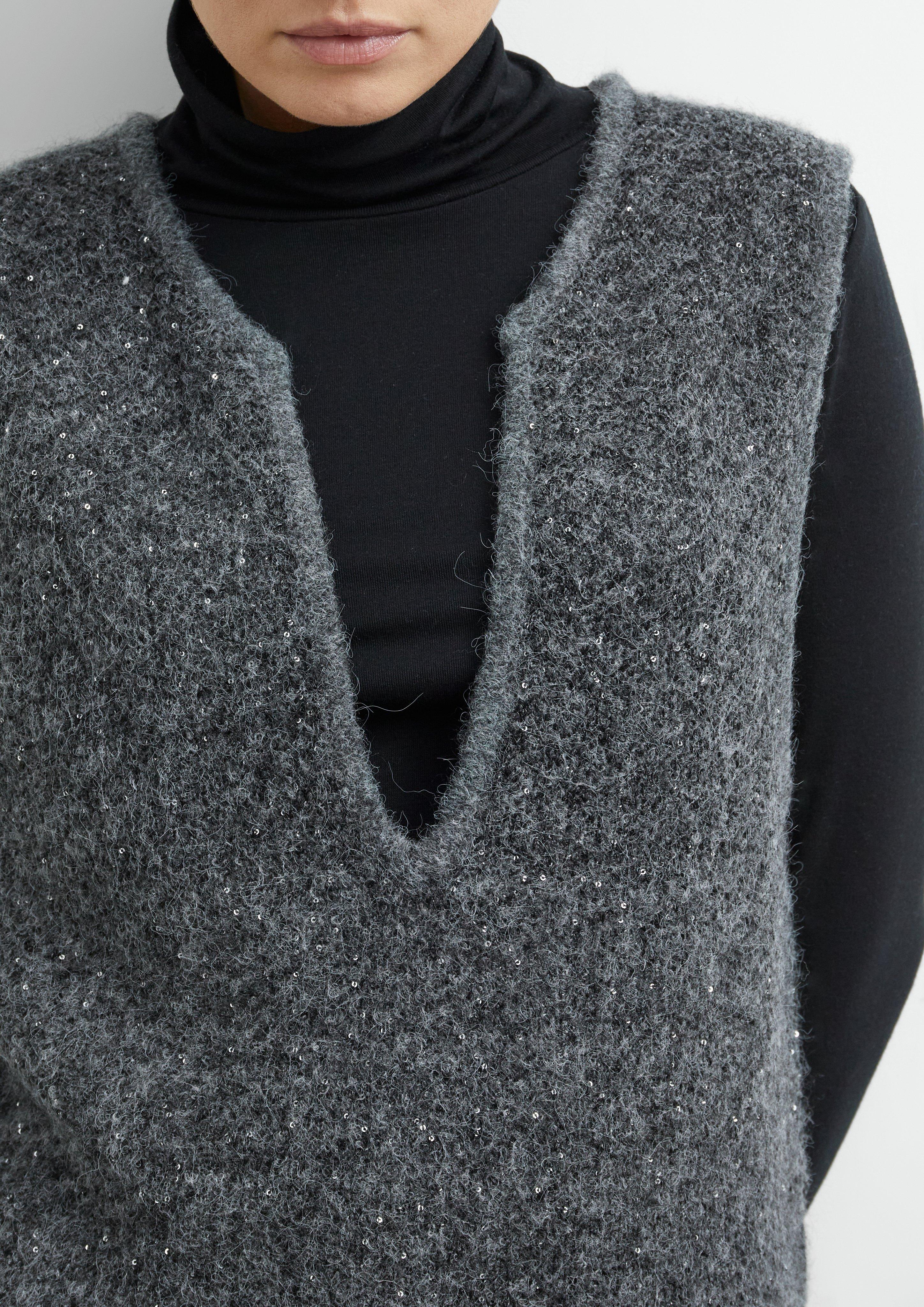 Oversize-Strickpullunder mit Pailletten und V-Ausschnitt in grau von COMMA