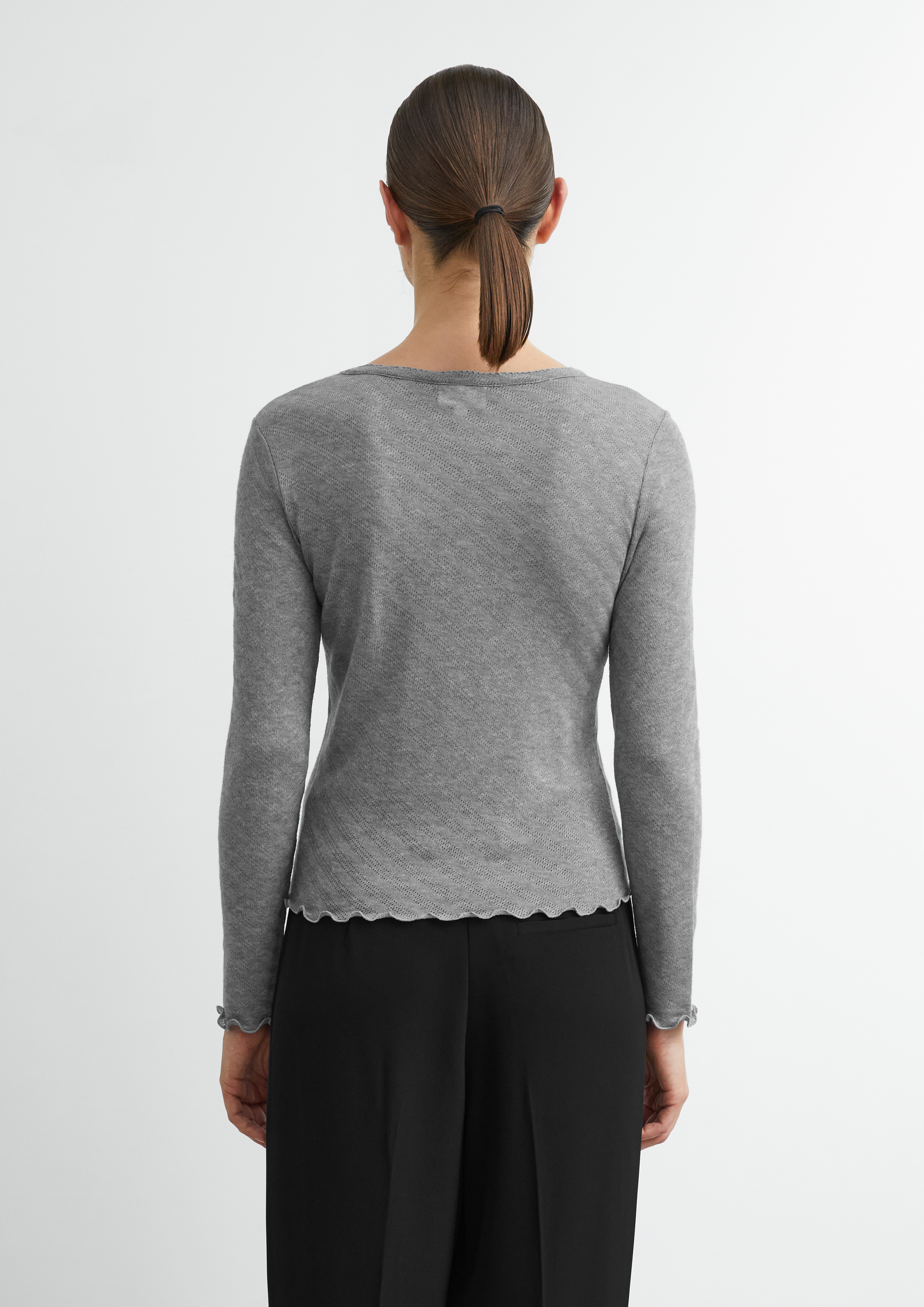 Femmes T-shirt à manches longues avec motif ajouré en gris de COMMA