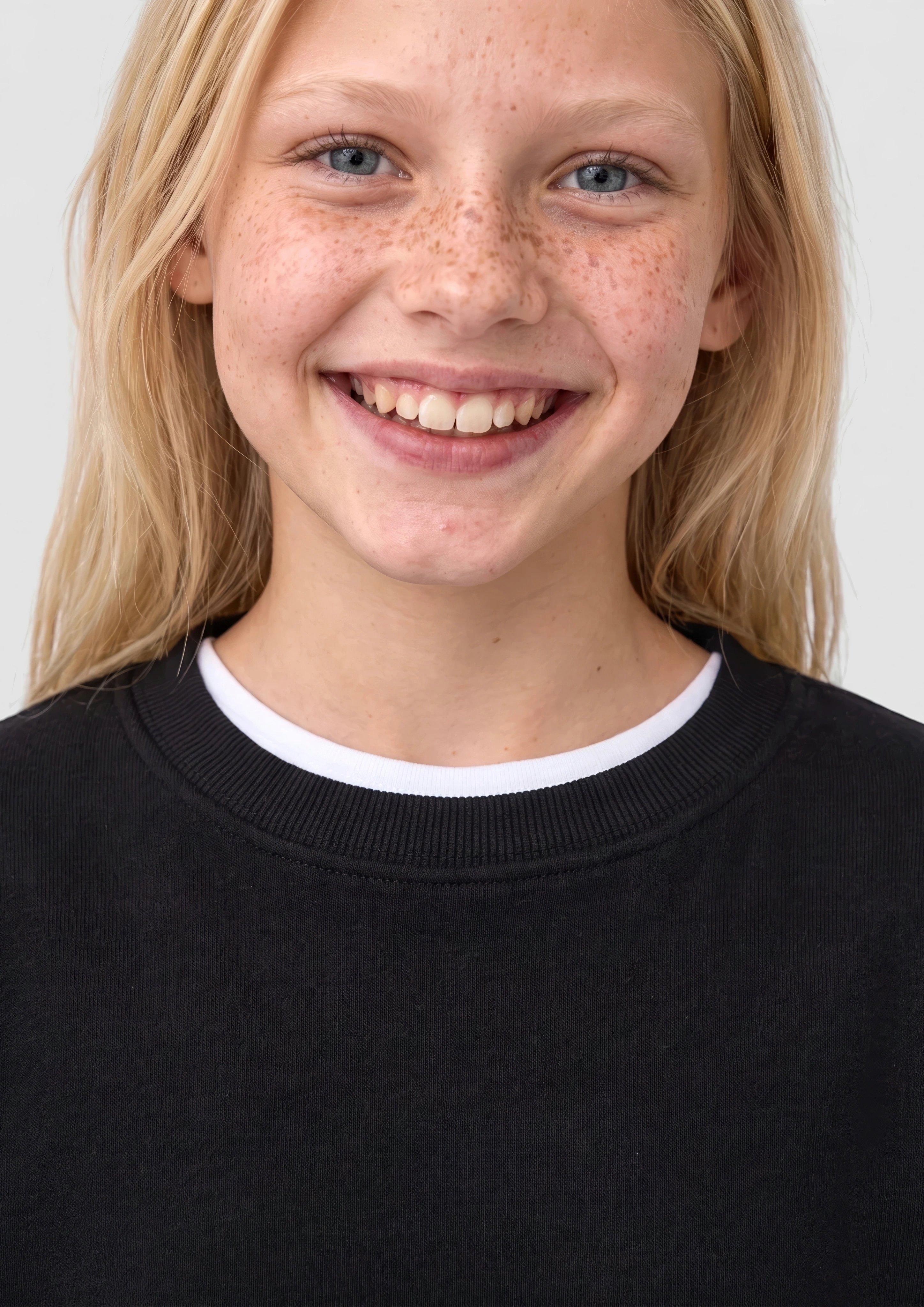Kinder Kuscheliges Sweatshirt mit Schmucksteinen in schwarz von s.Oliver