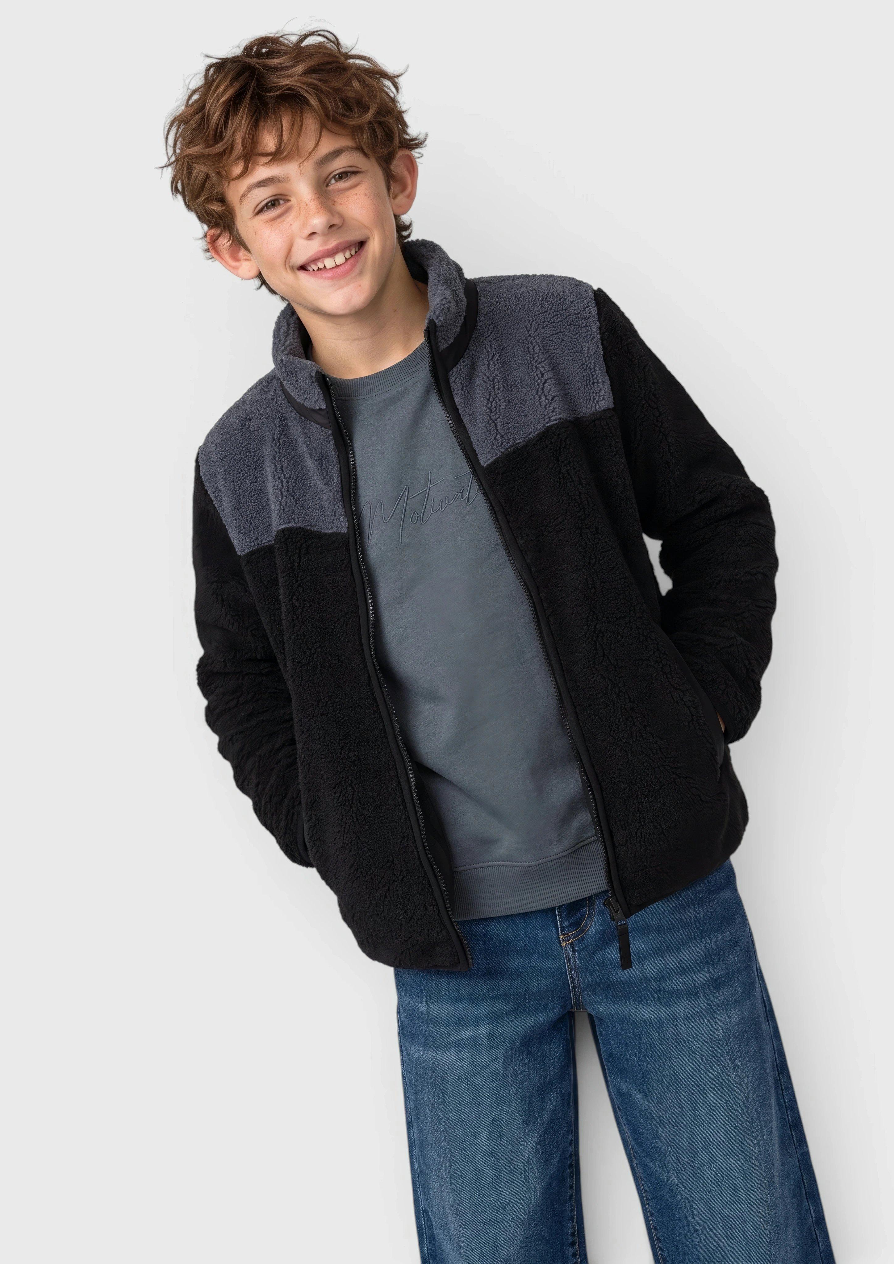 Kinder Teddyplüsch-Jacke mit Taschen in schwarz von s.Oliver