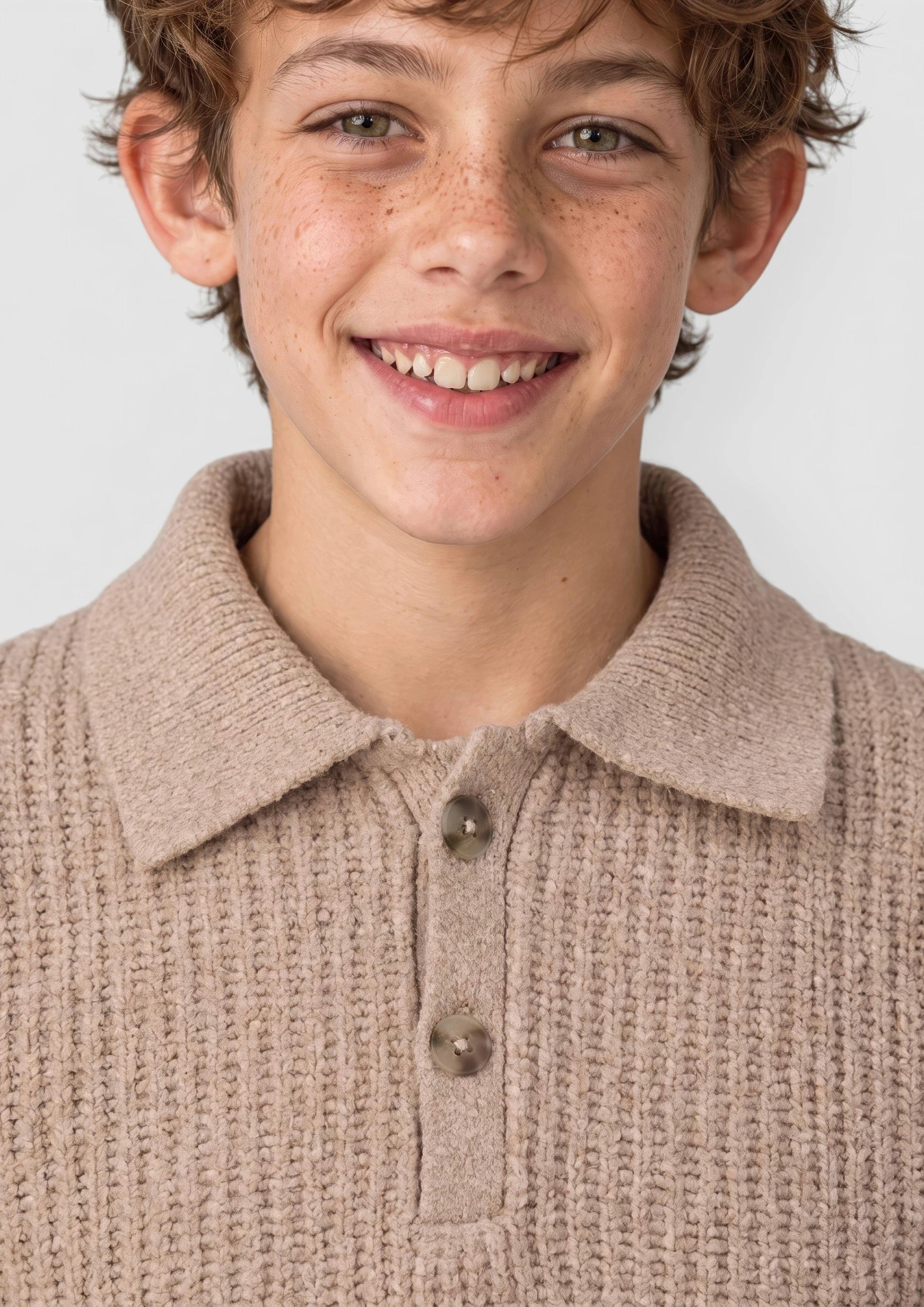 Kinder Strickpullover aus Bouclé mit Polokragen in braun von s.Oliver