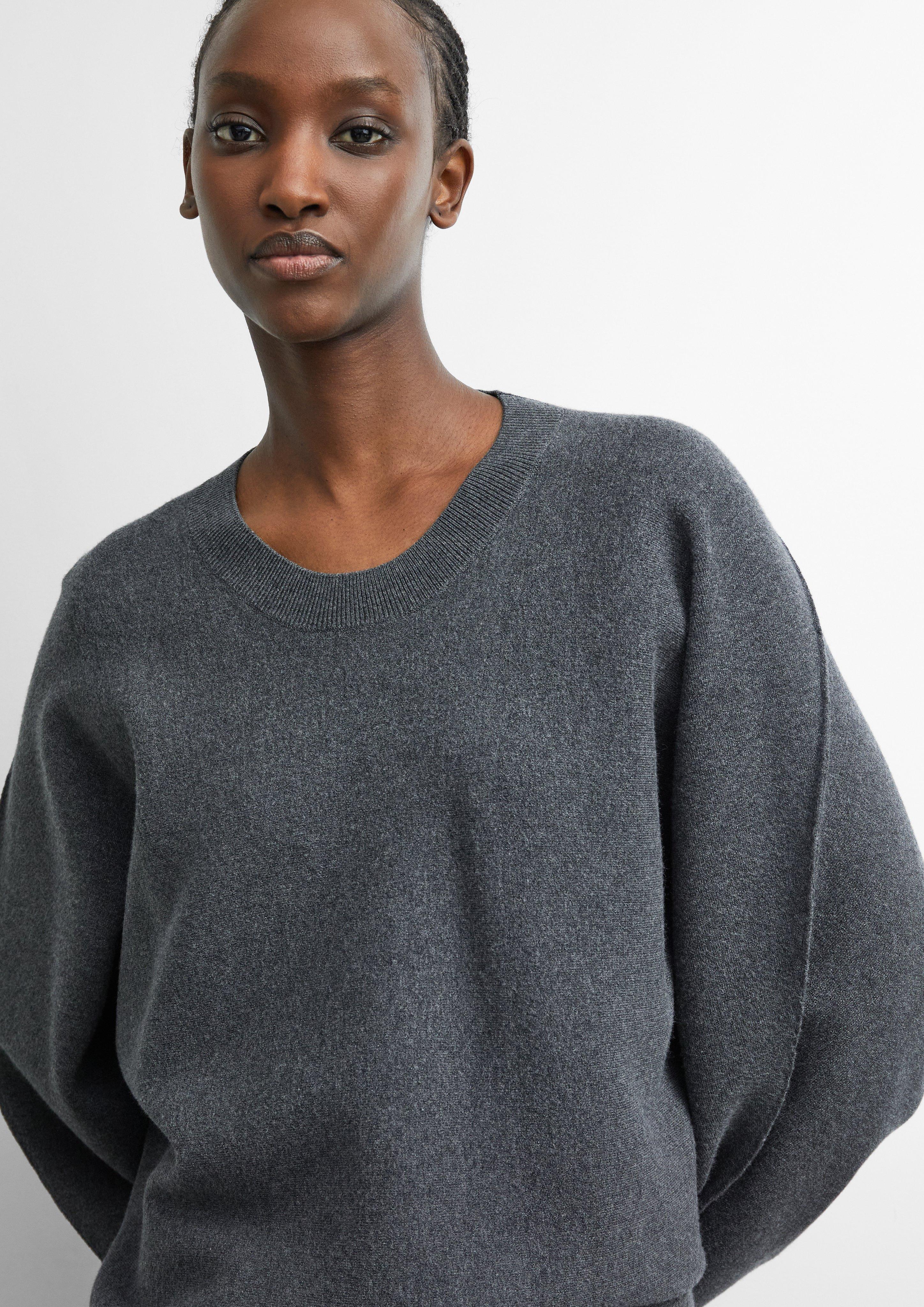 Oversize-Strickpullover mit Fledermausärmeln in grau von COMMA