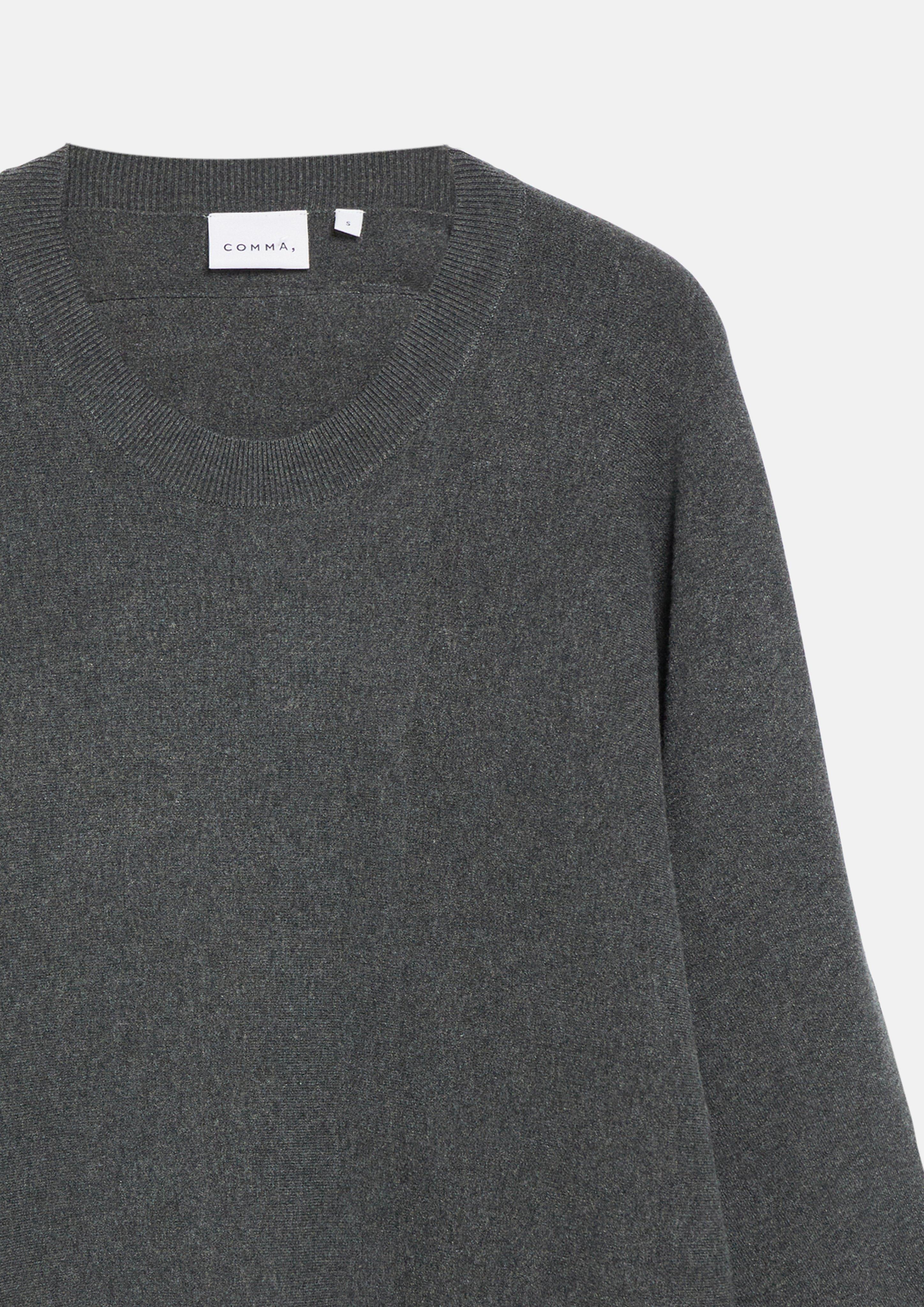 Oversize-Strickpullover mit Fledermausärmeln in grau von COMMA