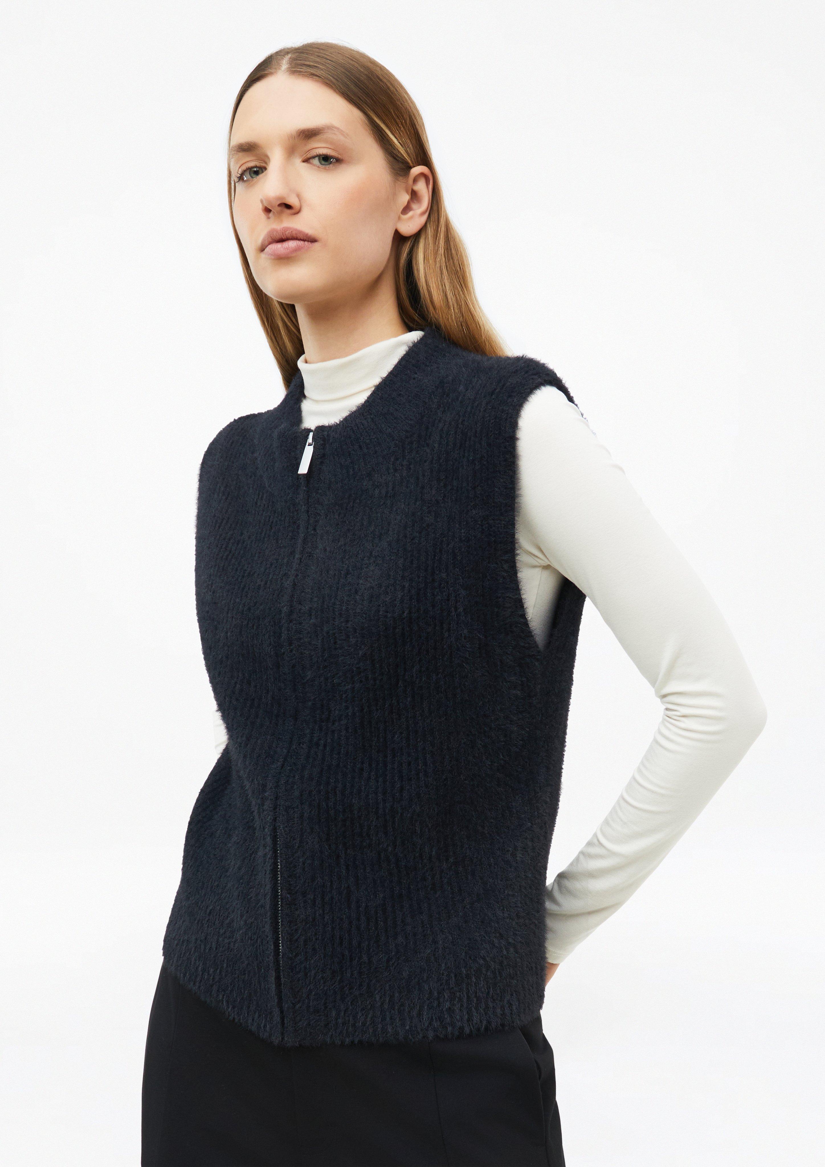 Flauschige Strickweste mit Stehkragen in Farbe schwarz von s.Oliver