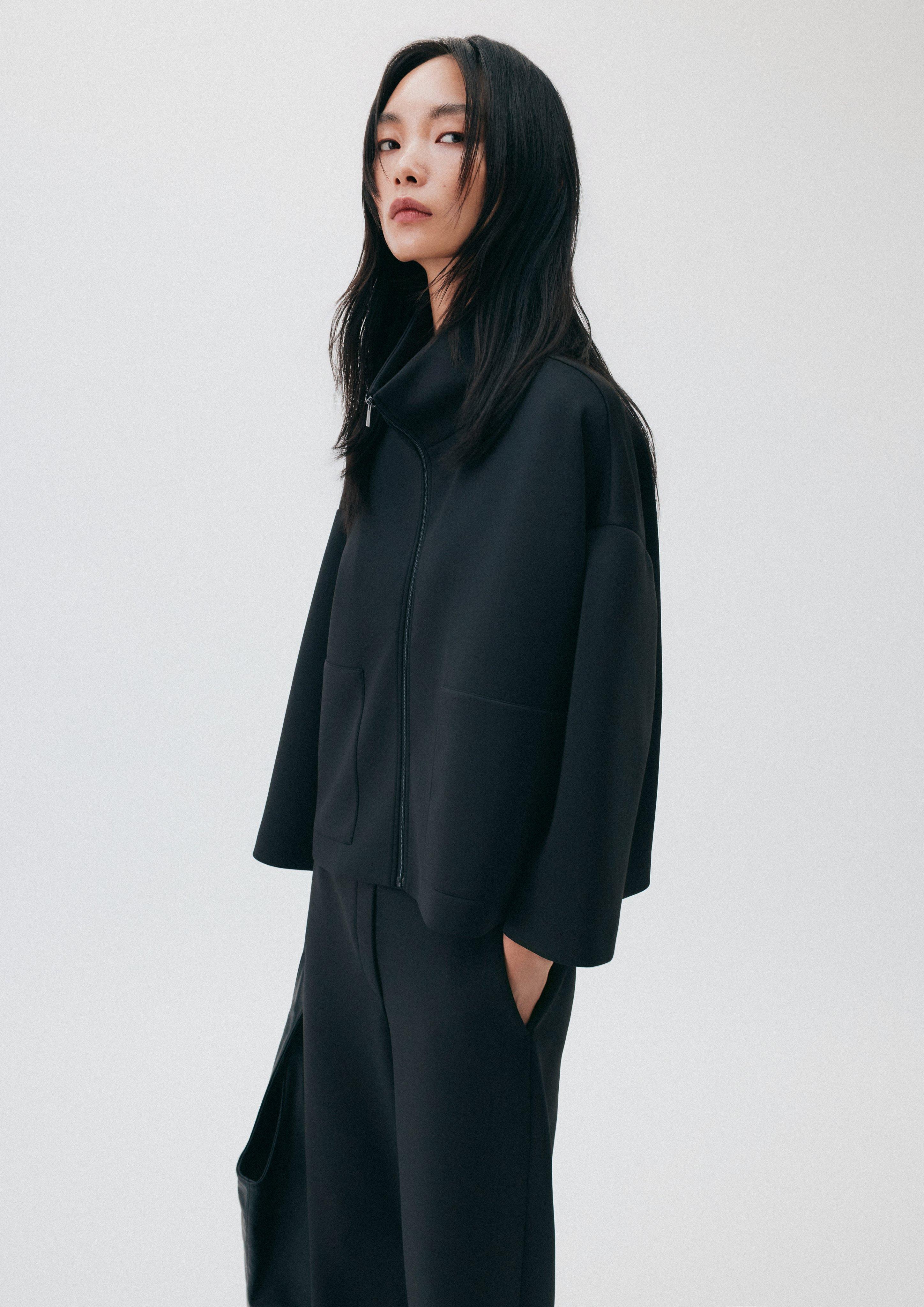 Boxy Scuba-Jacke in schwarz von COMMA