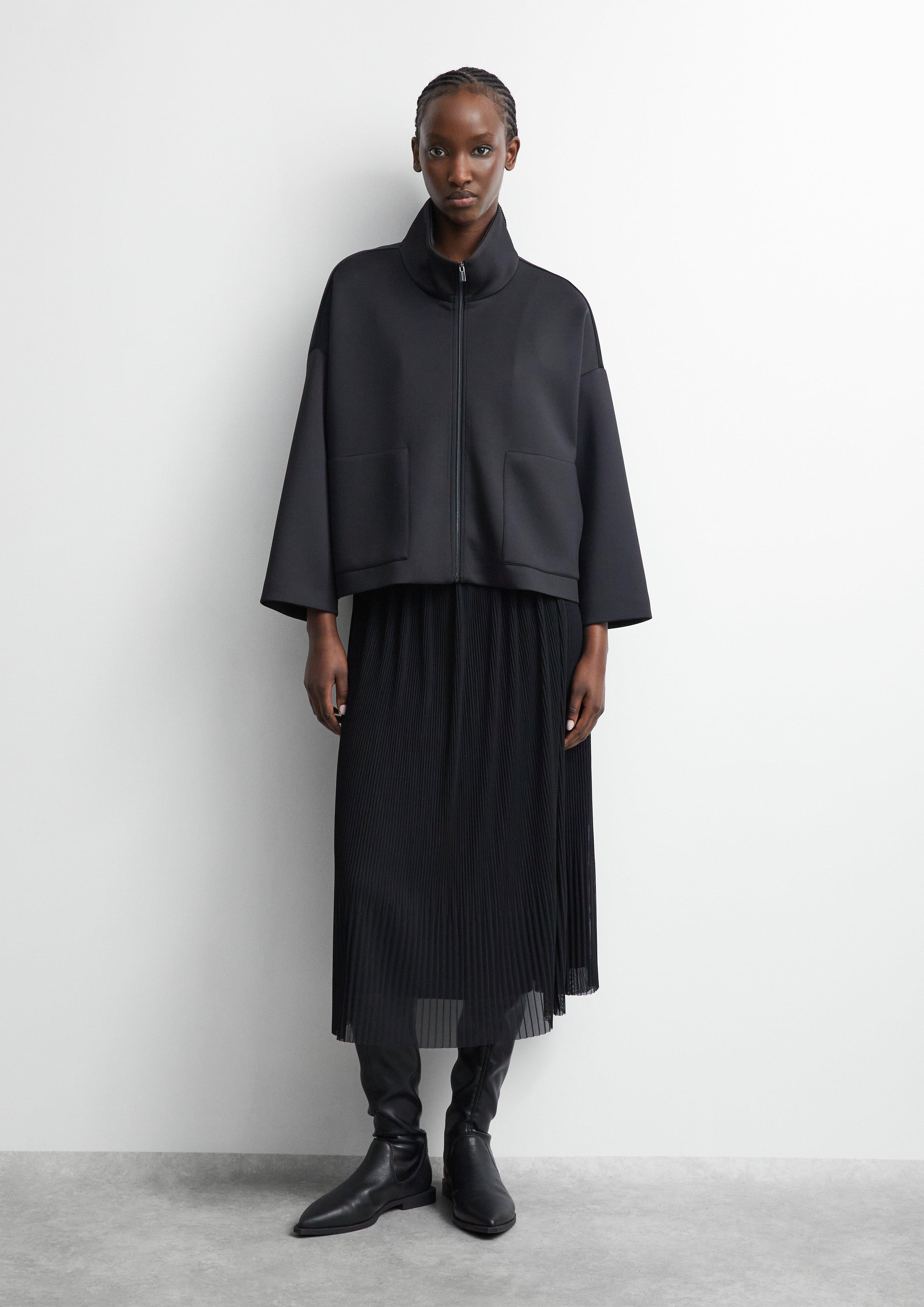 Boxy Scuba-Jacke in schwarz von COMMA