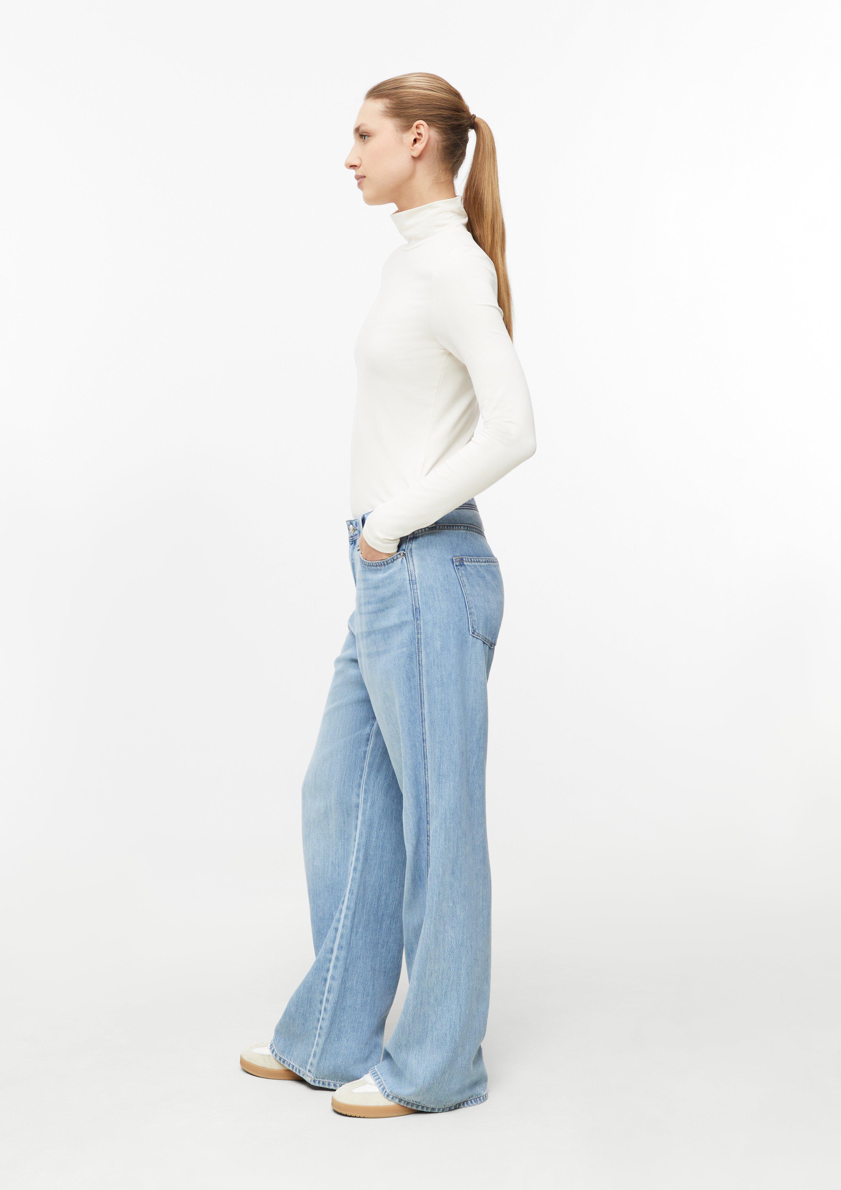 Women Flowy T-shirt with a stand-up collar in cream by s.Oliver