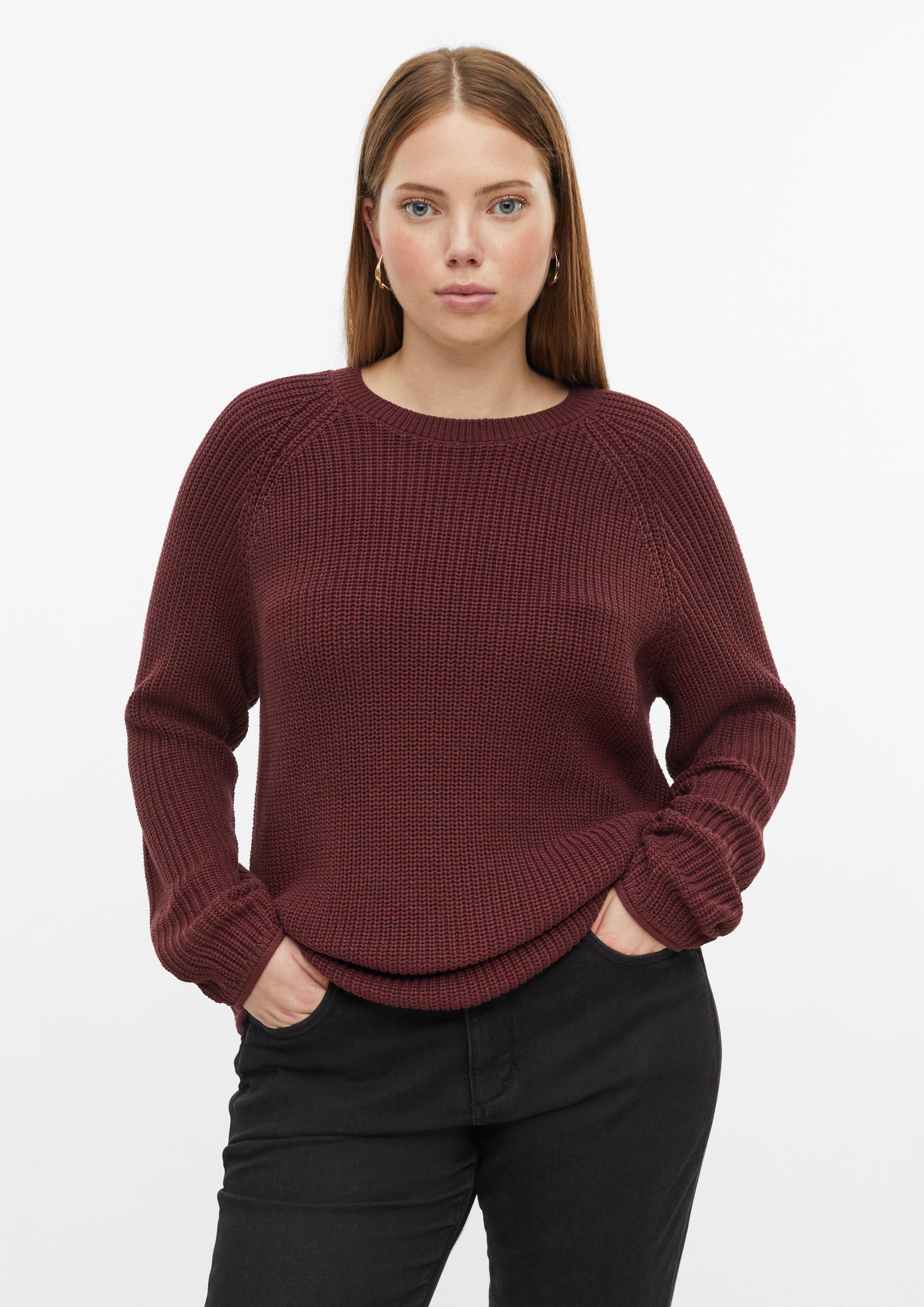 Pull à côtes et bords roulés en bordeaux de QS CURVE