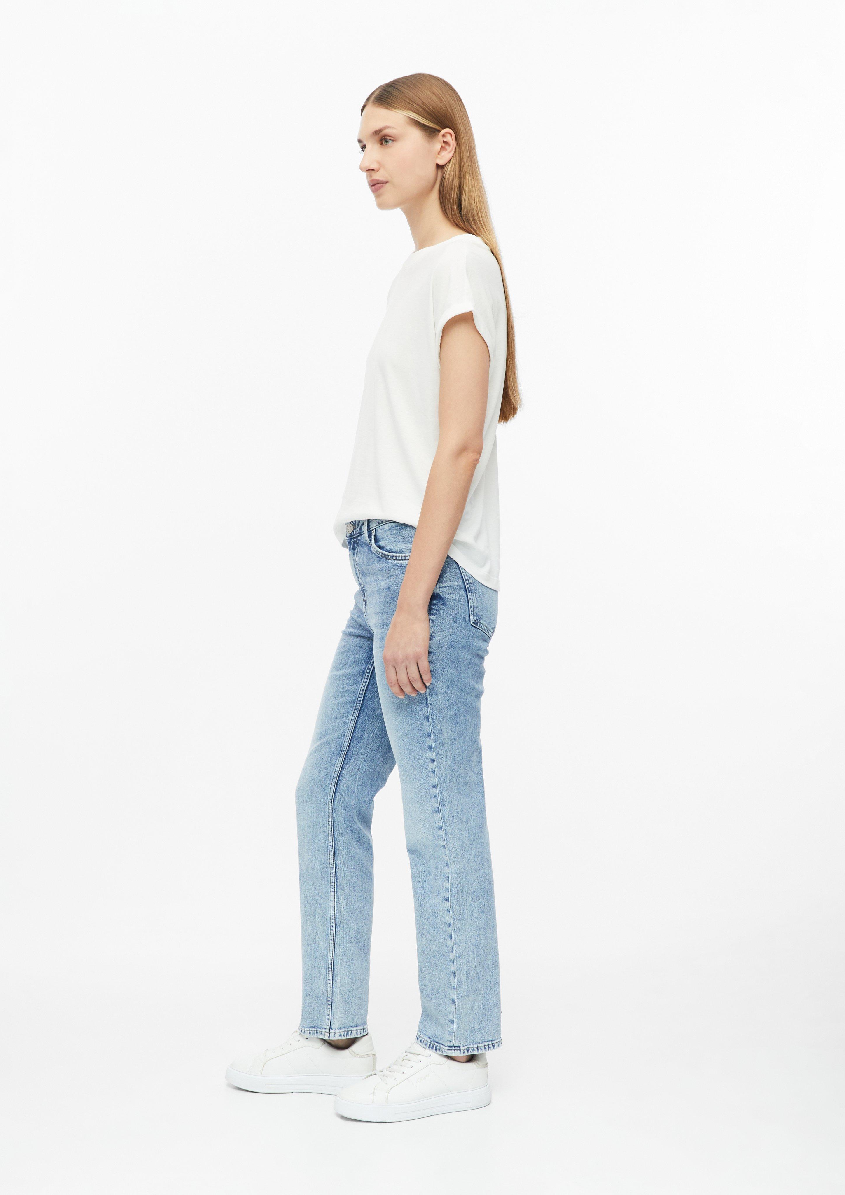 Femmes Jeans Karolin / Regular Fit / Mid Rise / Straight Leg en bleu de s.Oliver