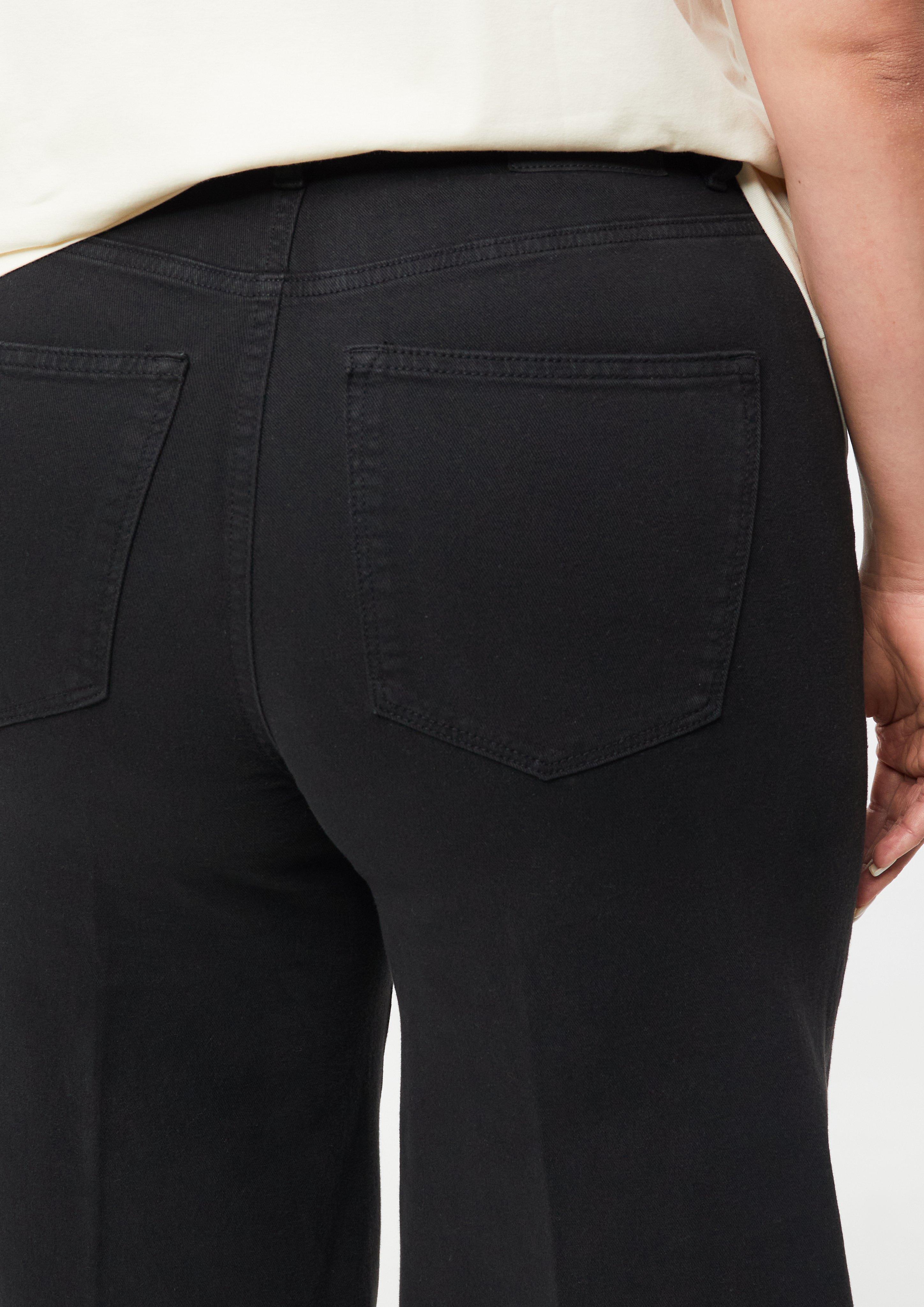 Ženske Jeans hlače / kroj High Rise / Wide Fit v barvi črna od s.Oliver CURVE