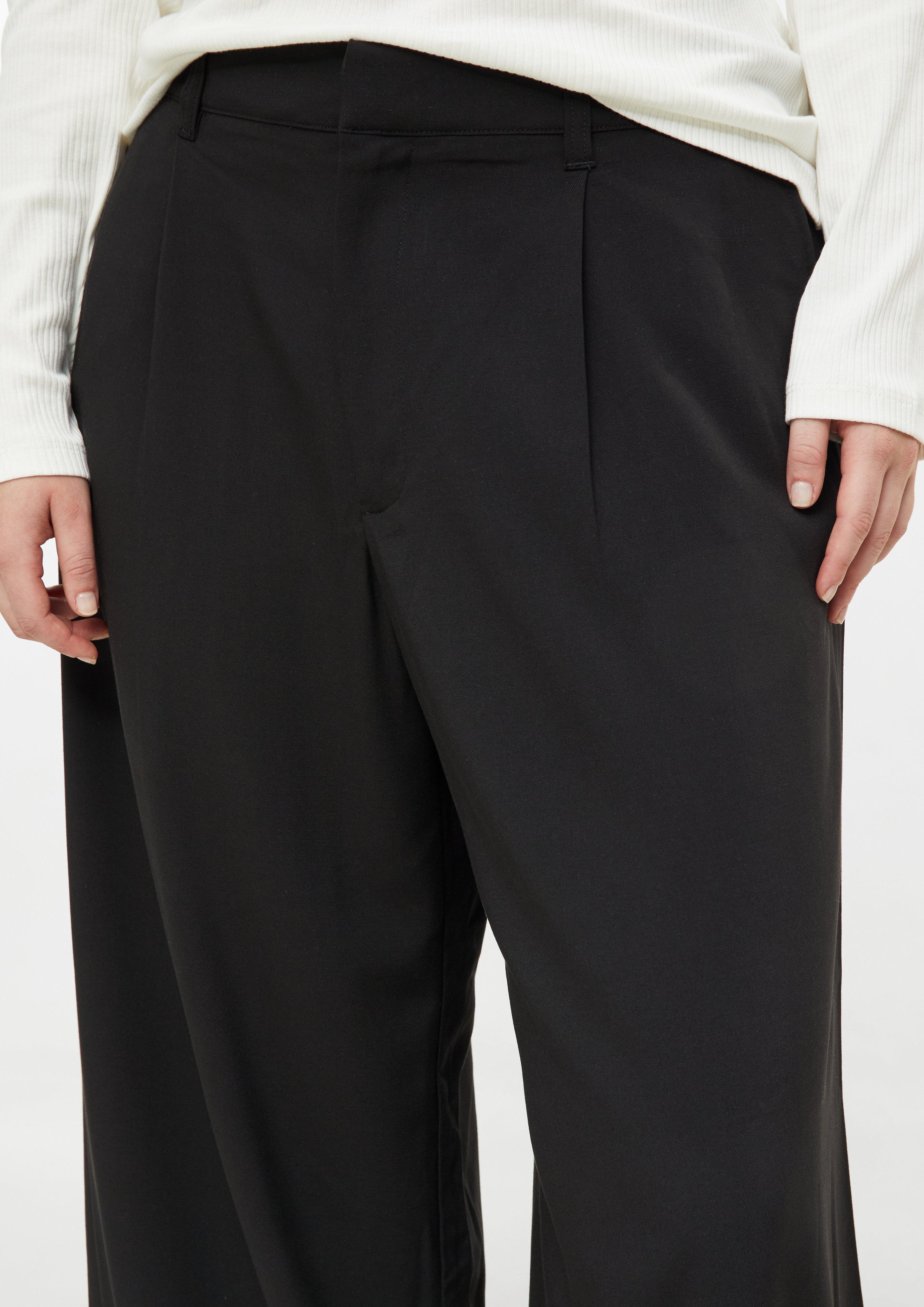Dames Broek met plooien en wijde pijpen in zwart van QS CURVE