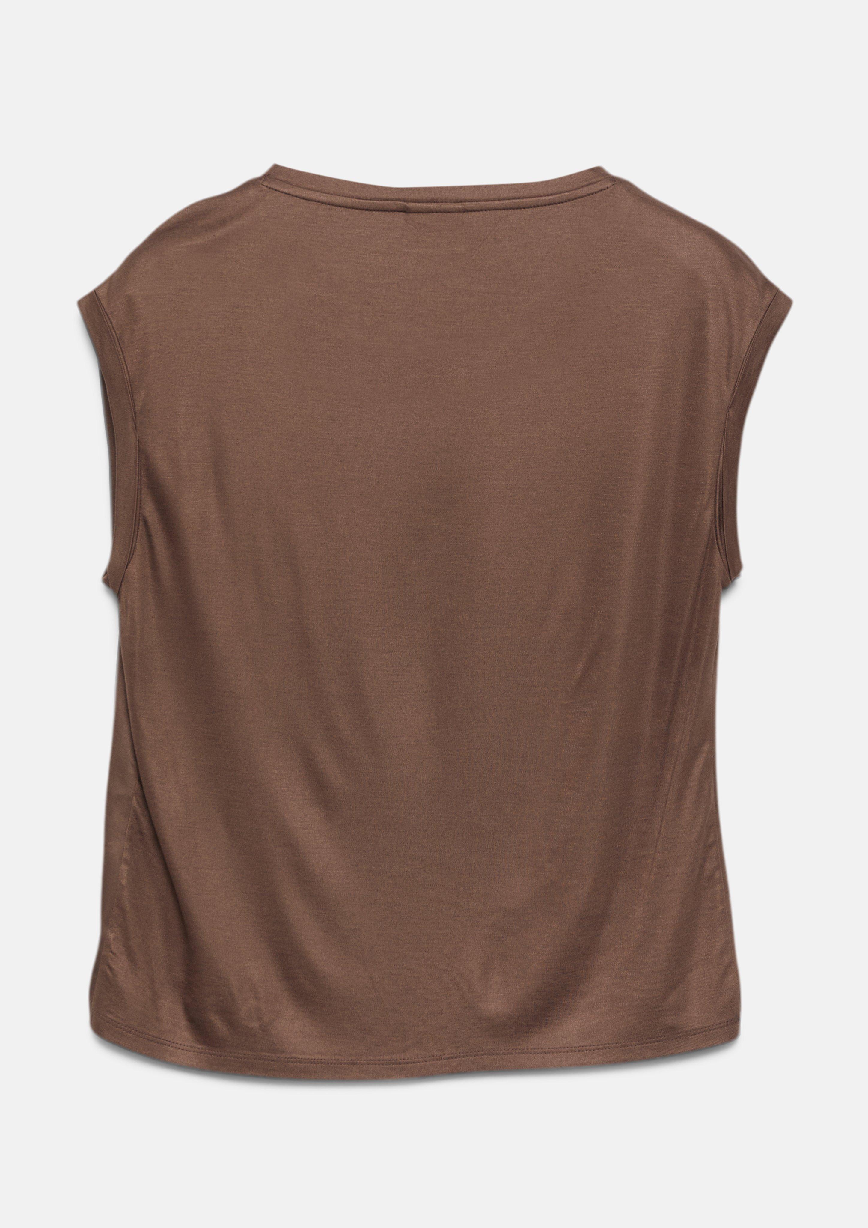  T-shirt in  by 