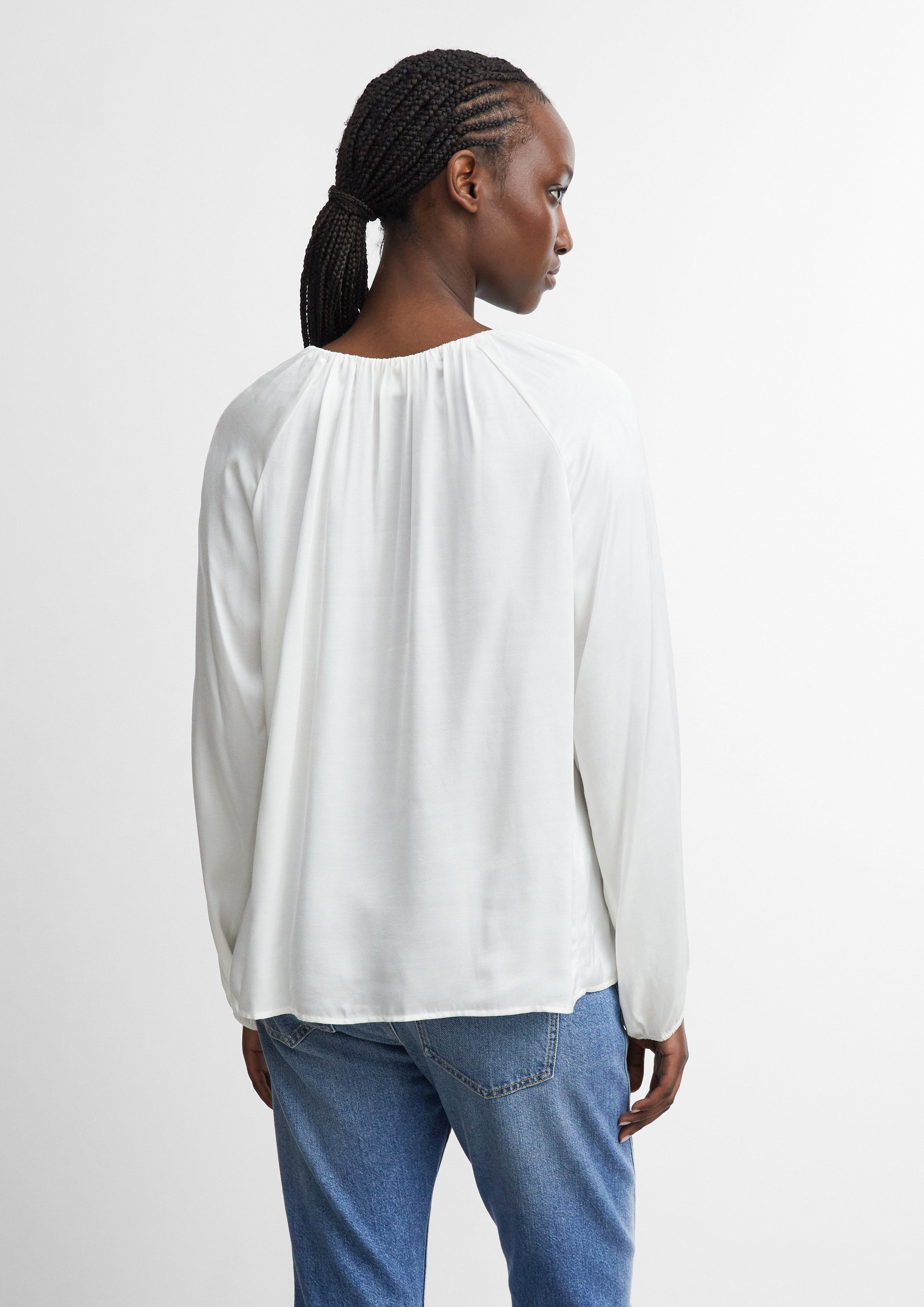Satinbluse mit Raffung in creme von COMMA