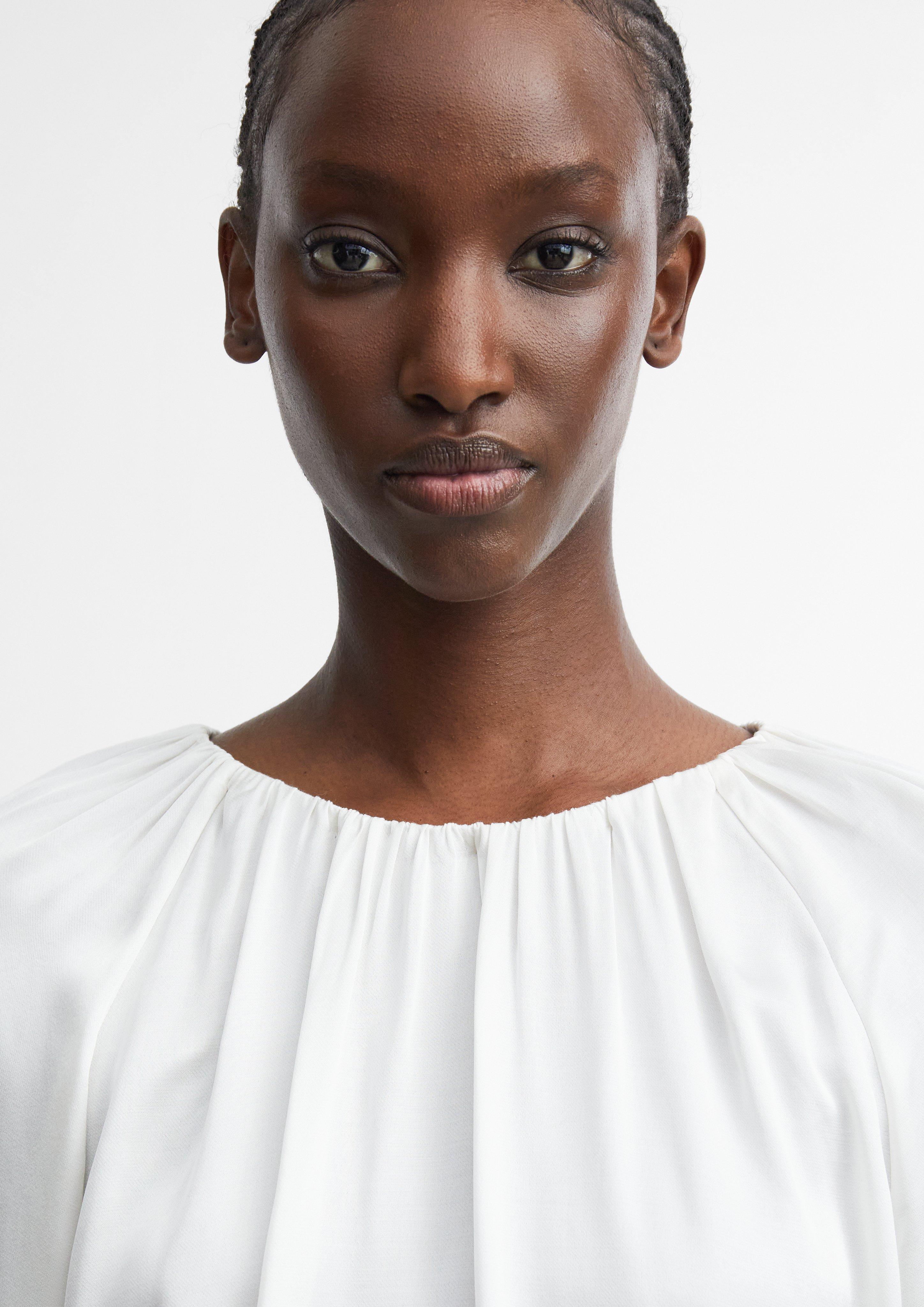 Satinbluse mit Raffung in creme von COMMA