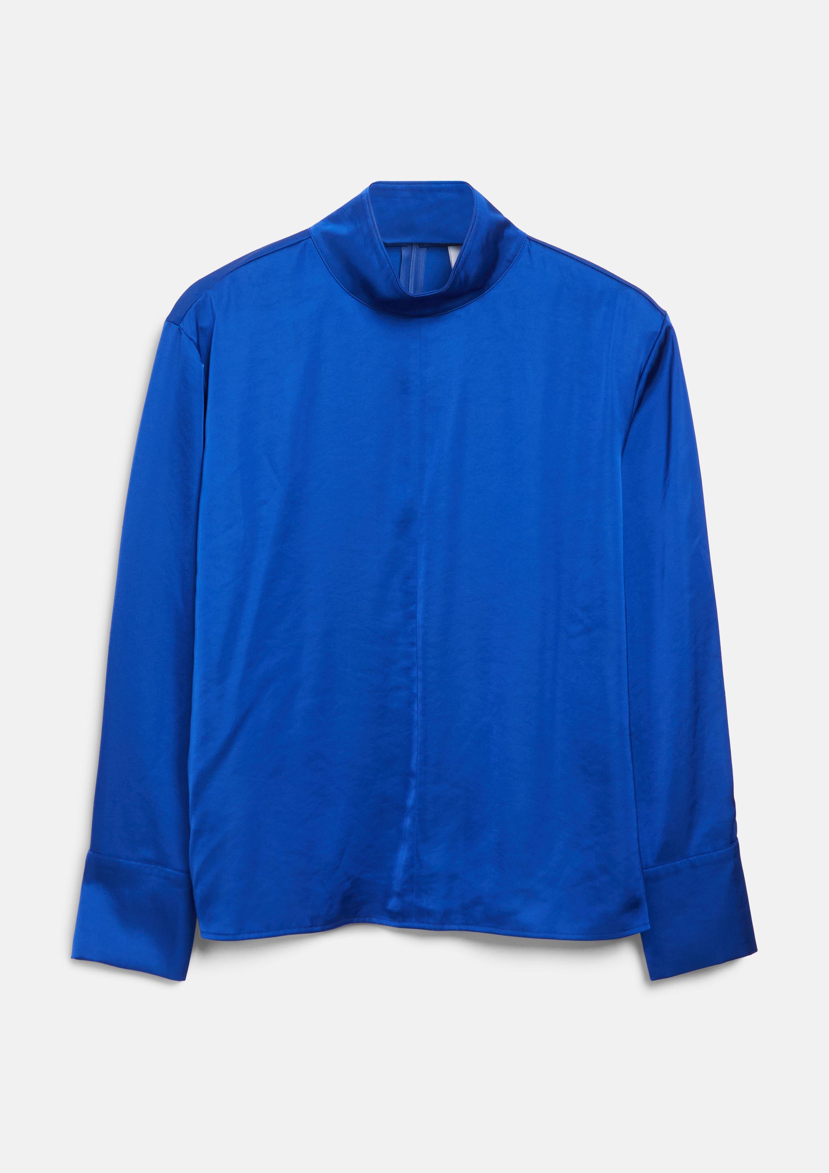 Satin-Bluse mit Stehkragen und verdecktem Reißverschluss in Farbe blau von COMMA
