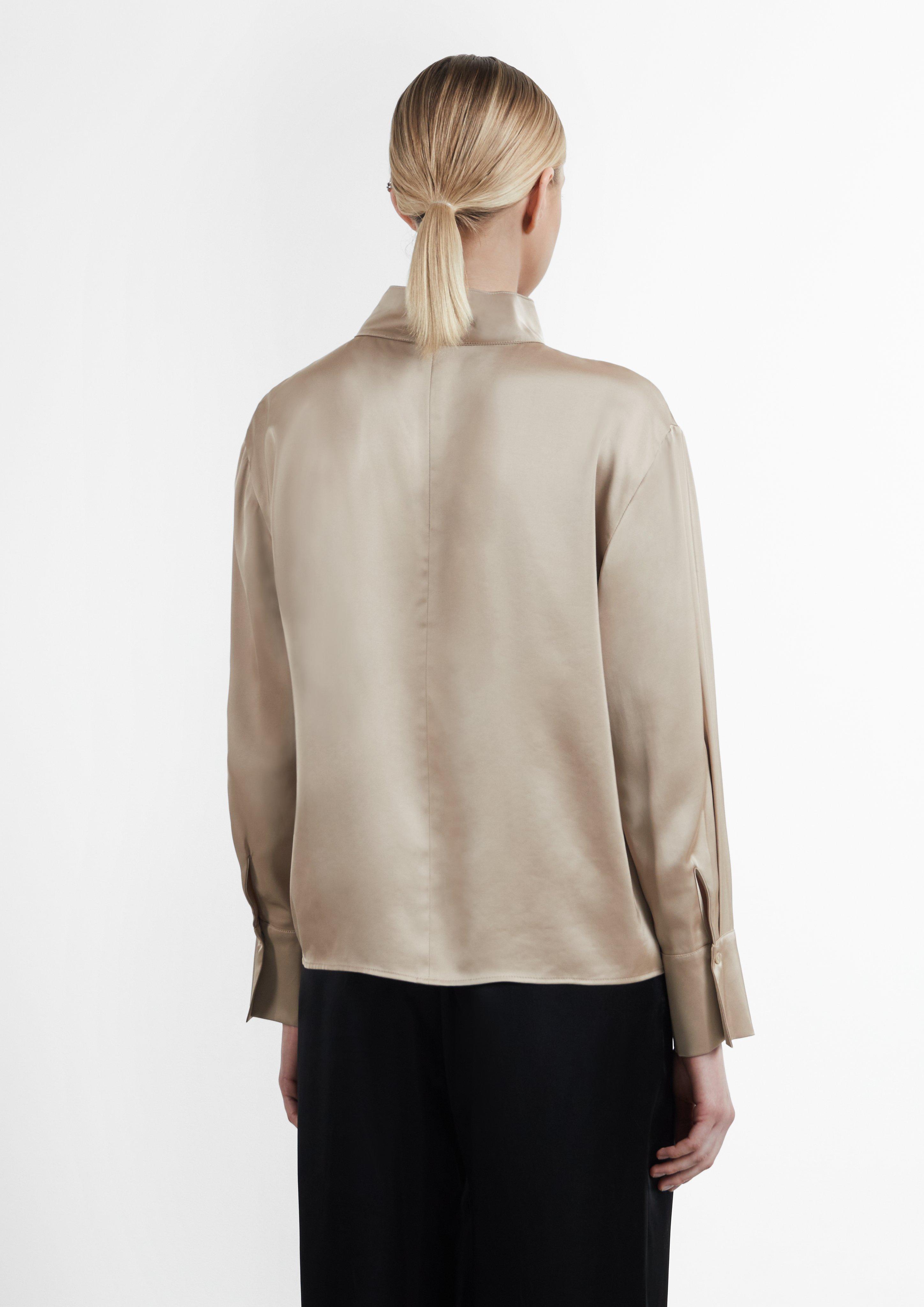 Damen Satin-Bluse mit Stehkragen und verdecktem Reißverschluss in braun von COMMA