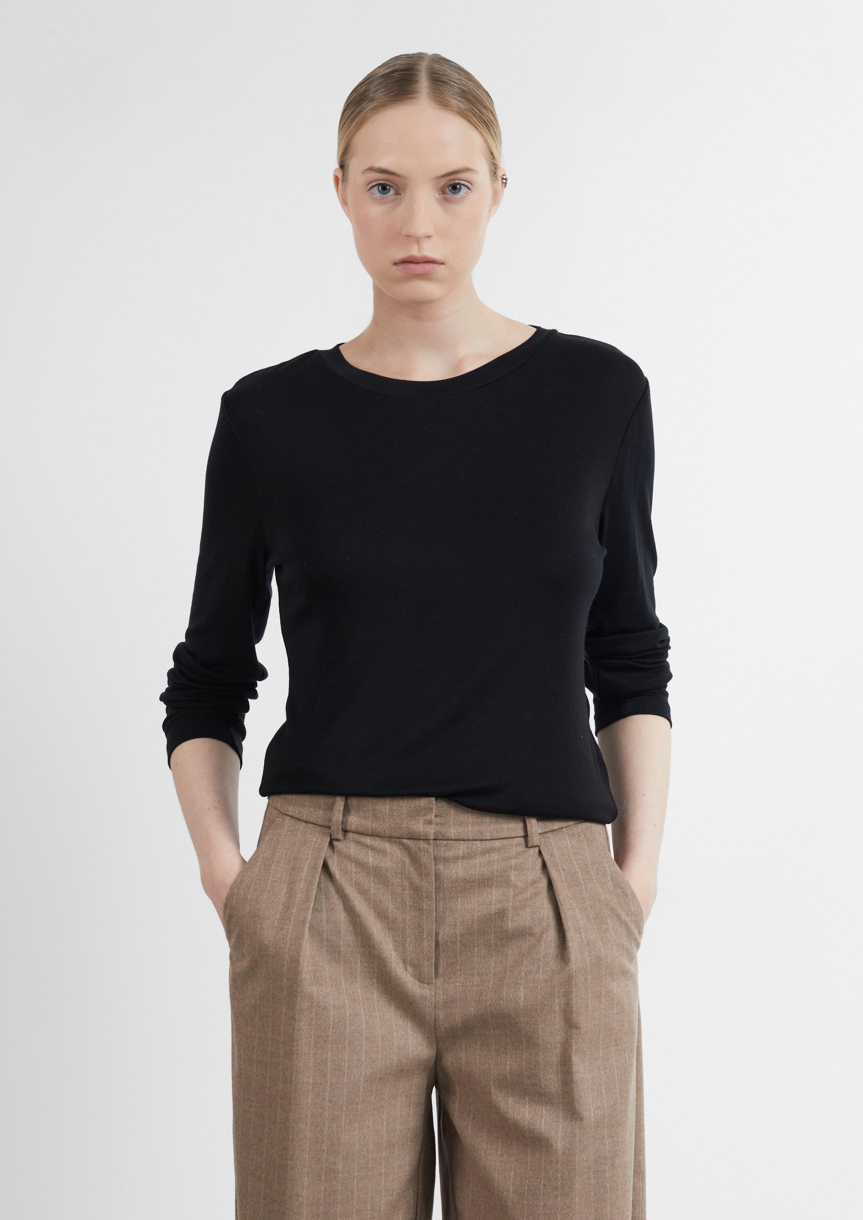 Slim Fit Langarm-Shirt aus weichem Jersey in Farbe schwarz von COMMA