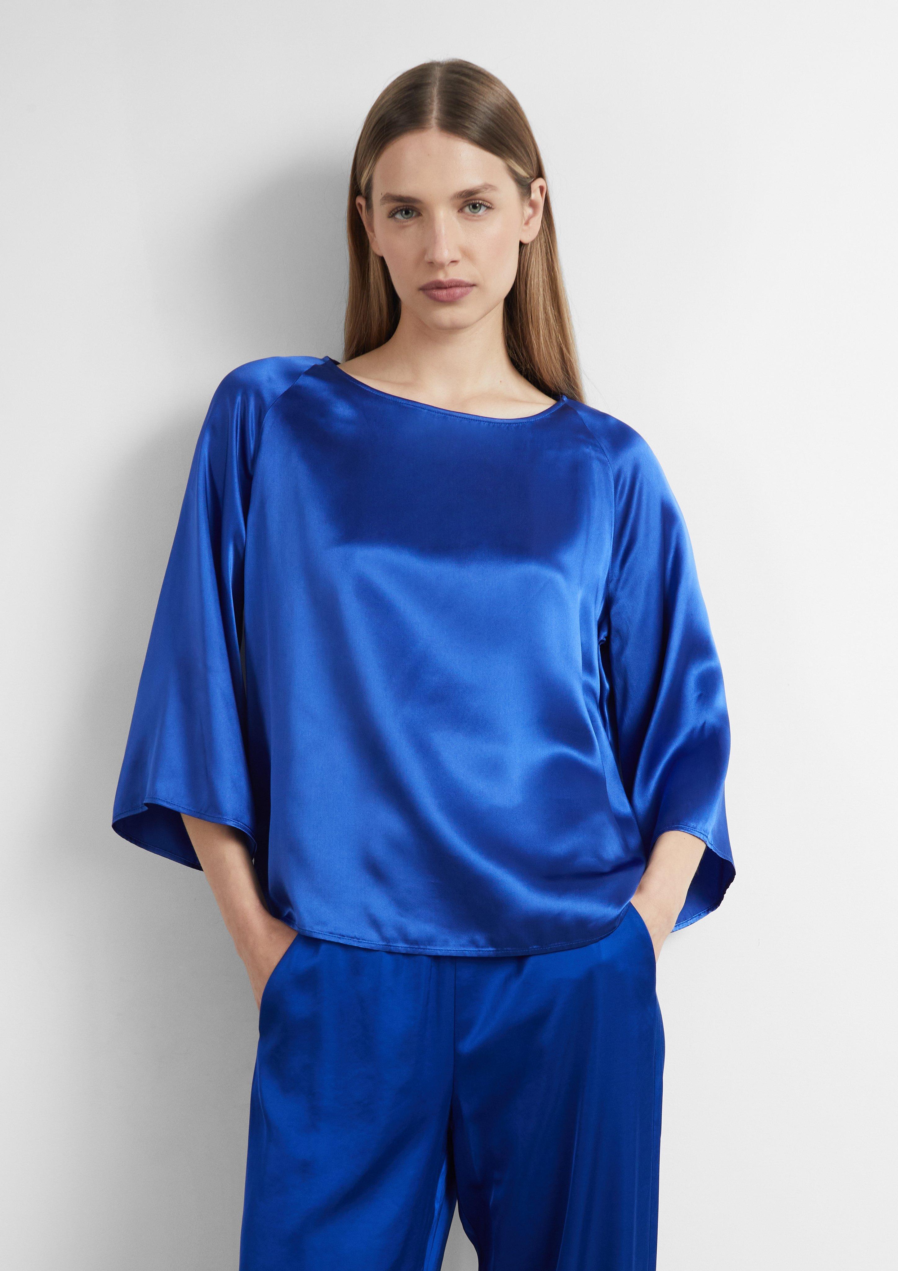 Satin-Bluse mit Raglanärmeln und seitlichem Schlitz in blau von COMMA