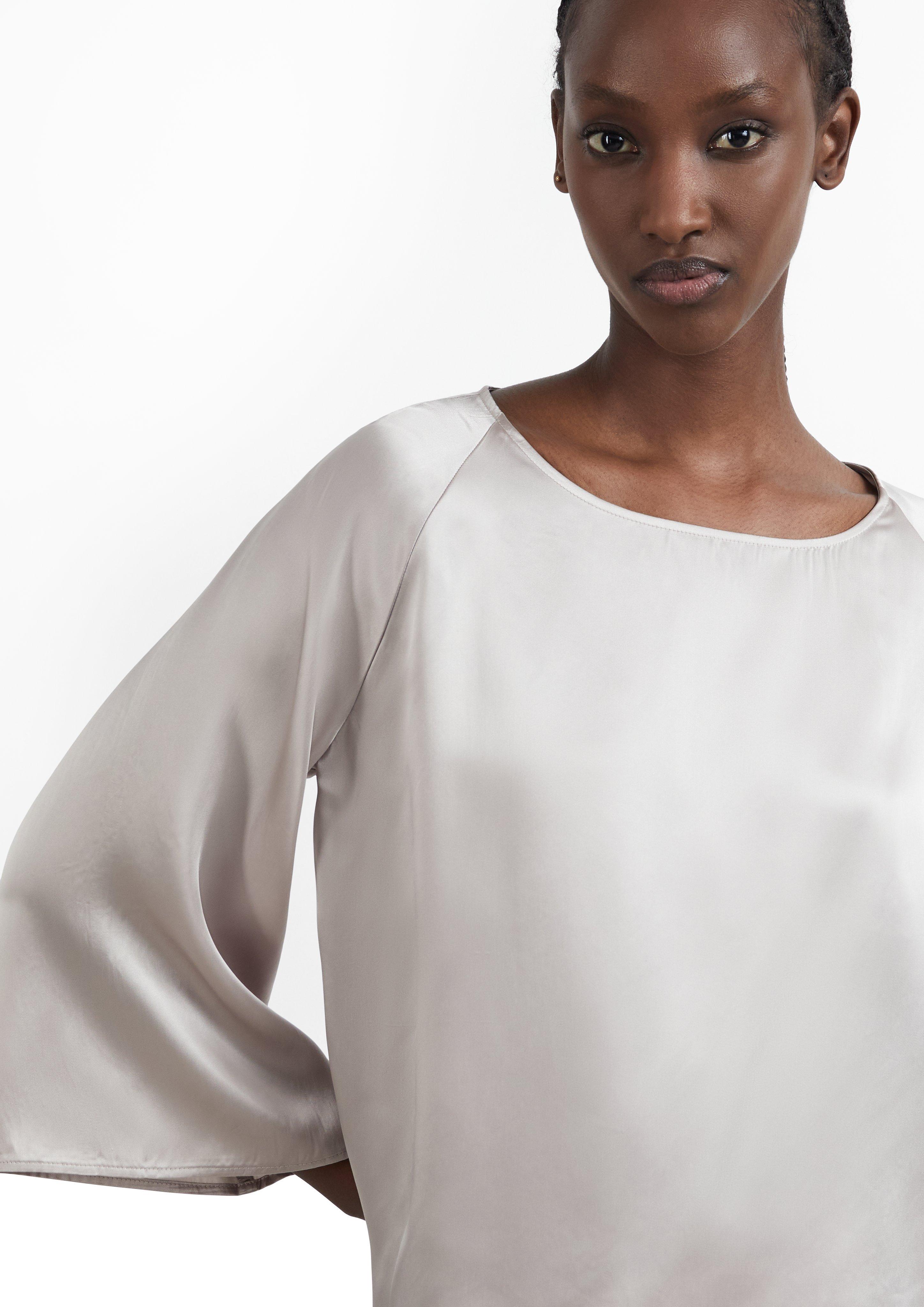 Damen Satin-Bluse mit Raglanärmeln und seitlichem Schlitz in braun von COMMA