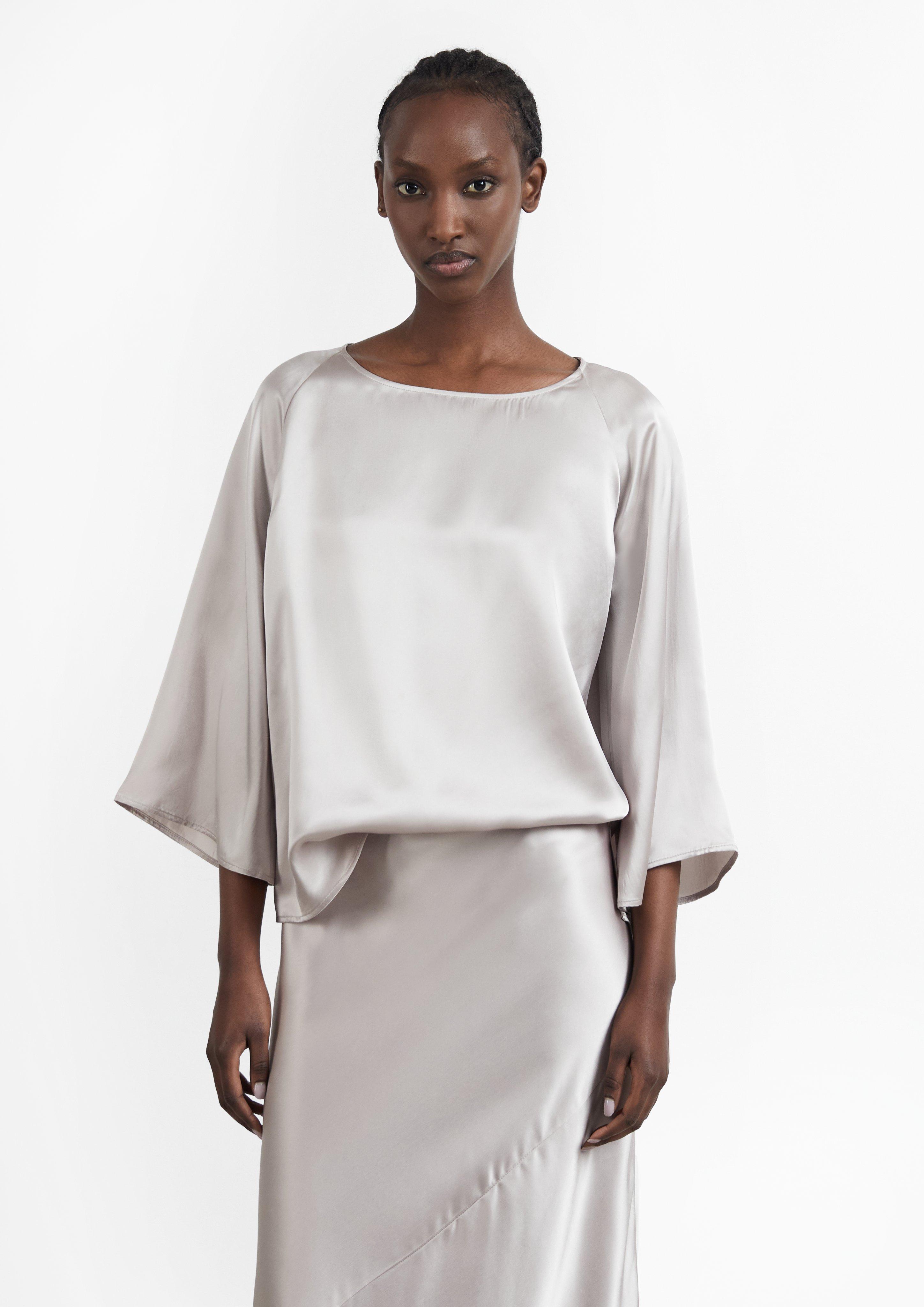 Damen Satin-Bluse mit Raglanärmeln und seitlichem Schlitz in braun von COMMA