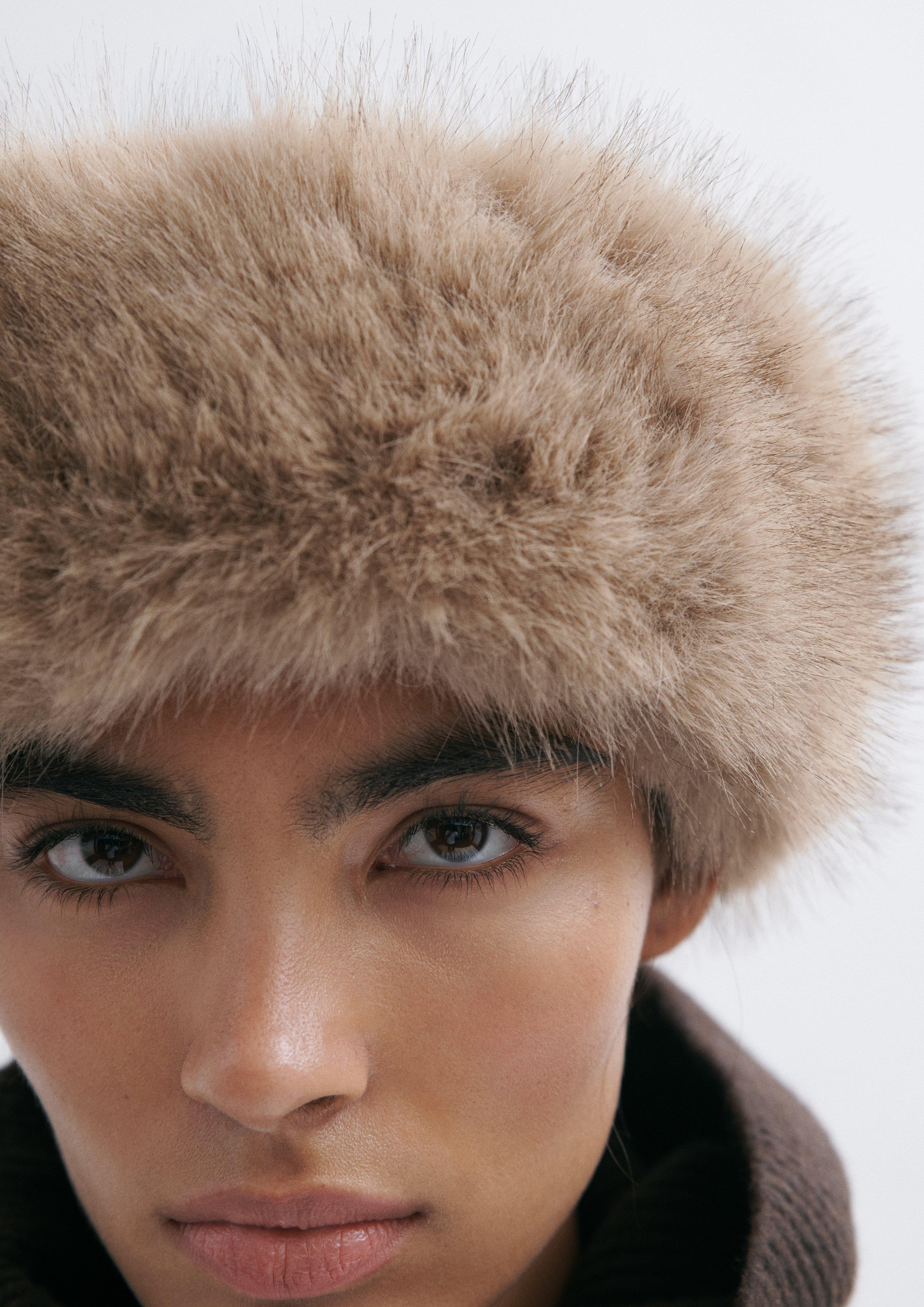 Fake-Fur-Stirnband in beige von COMMA