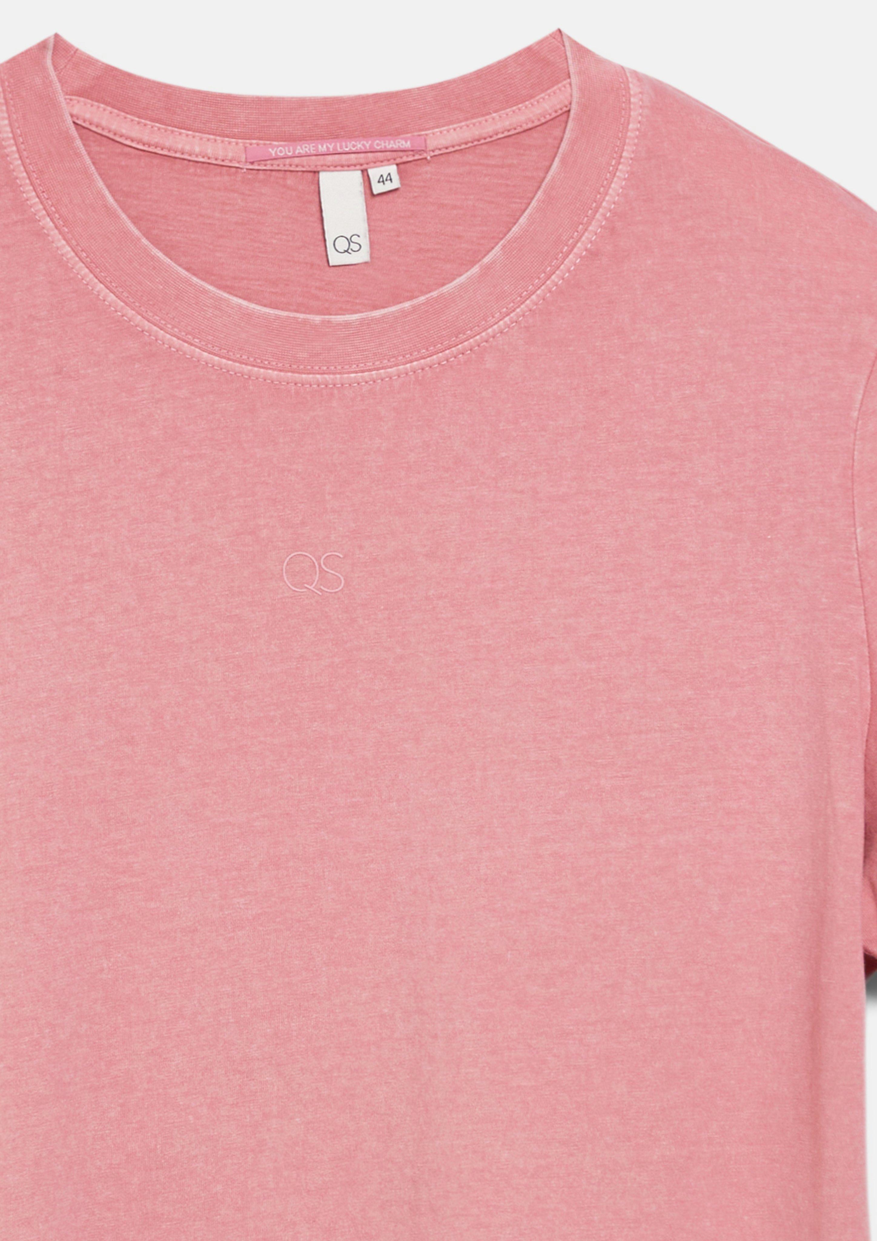 Dames gewassen katoenen shirt met kleine logoprint in roze van QS CURVE