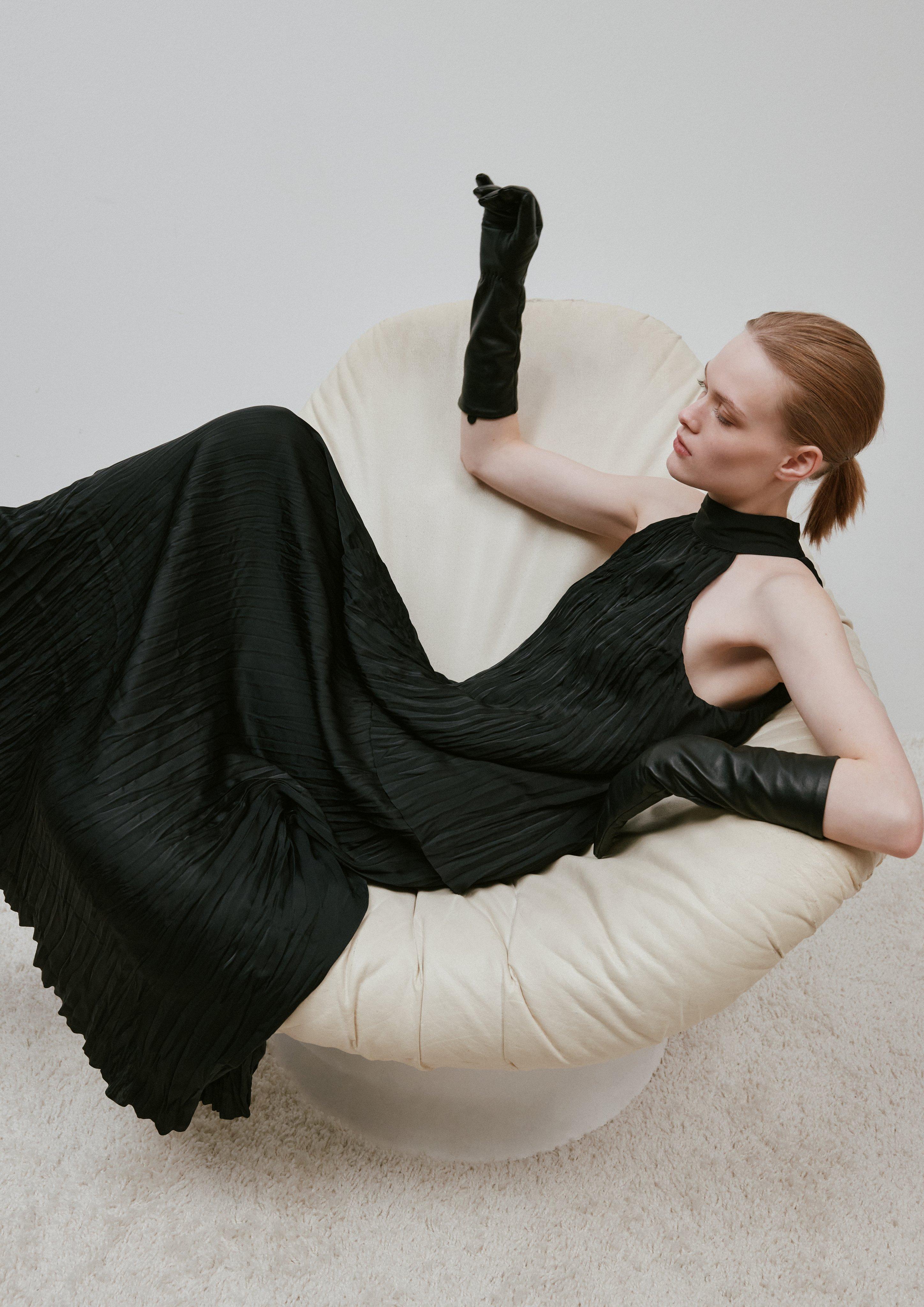 Robe en noir de COMMA