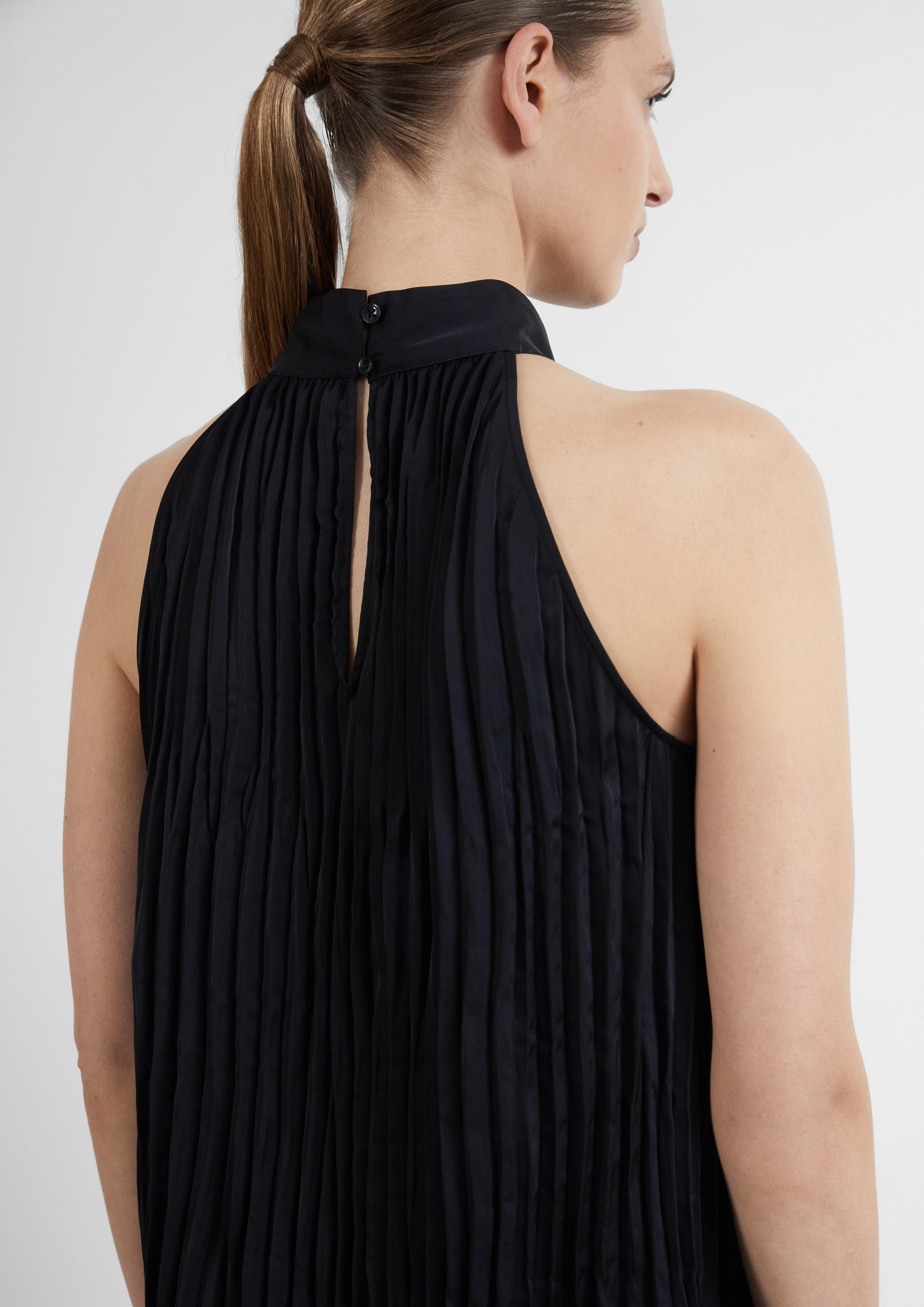 Damen Neckholder-Bluse mit Plissée und Stehkragen in schwarz von COMMA