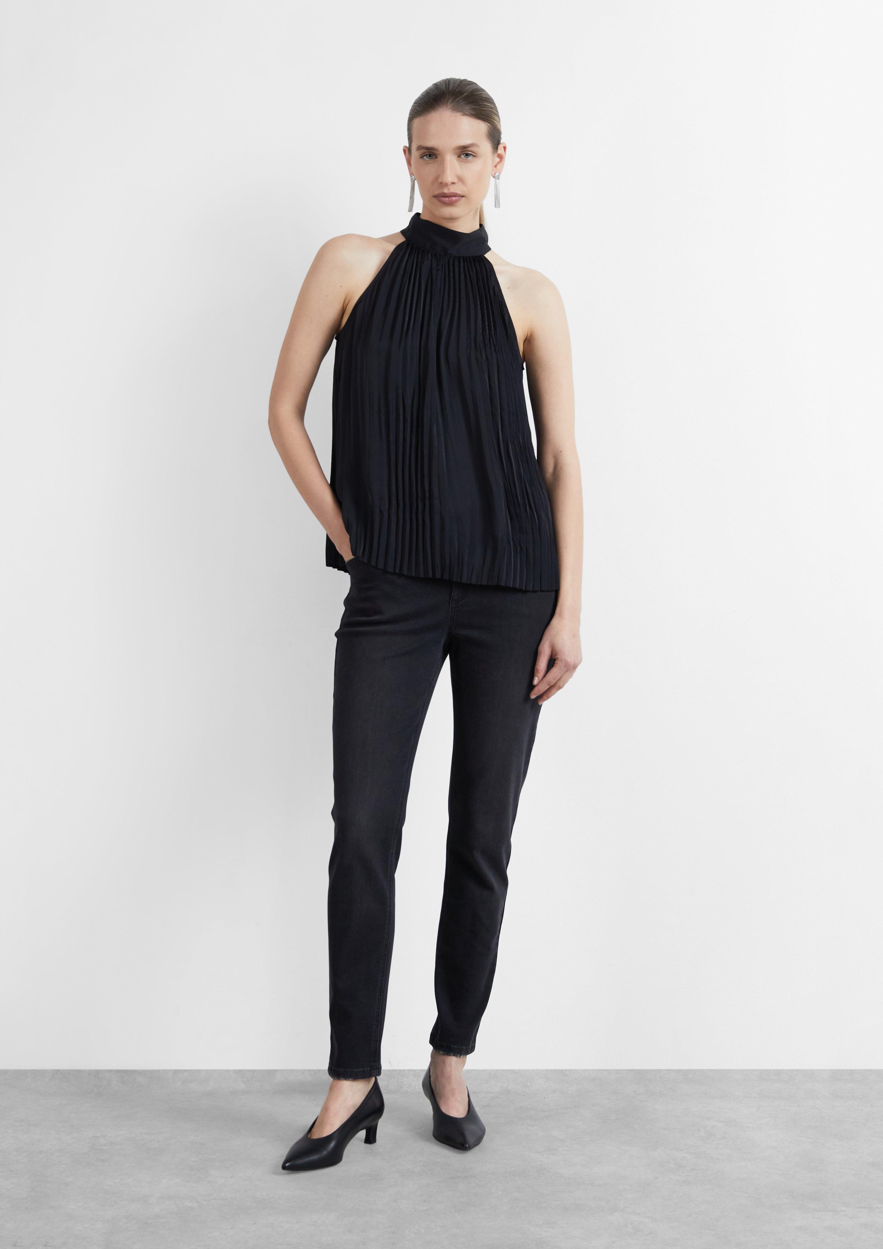 Damen Neckholder-Bluse mit Plissée und Stehkragen in schwarz von COMMA