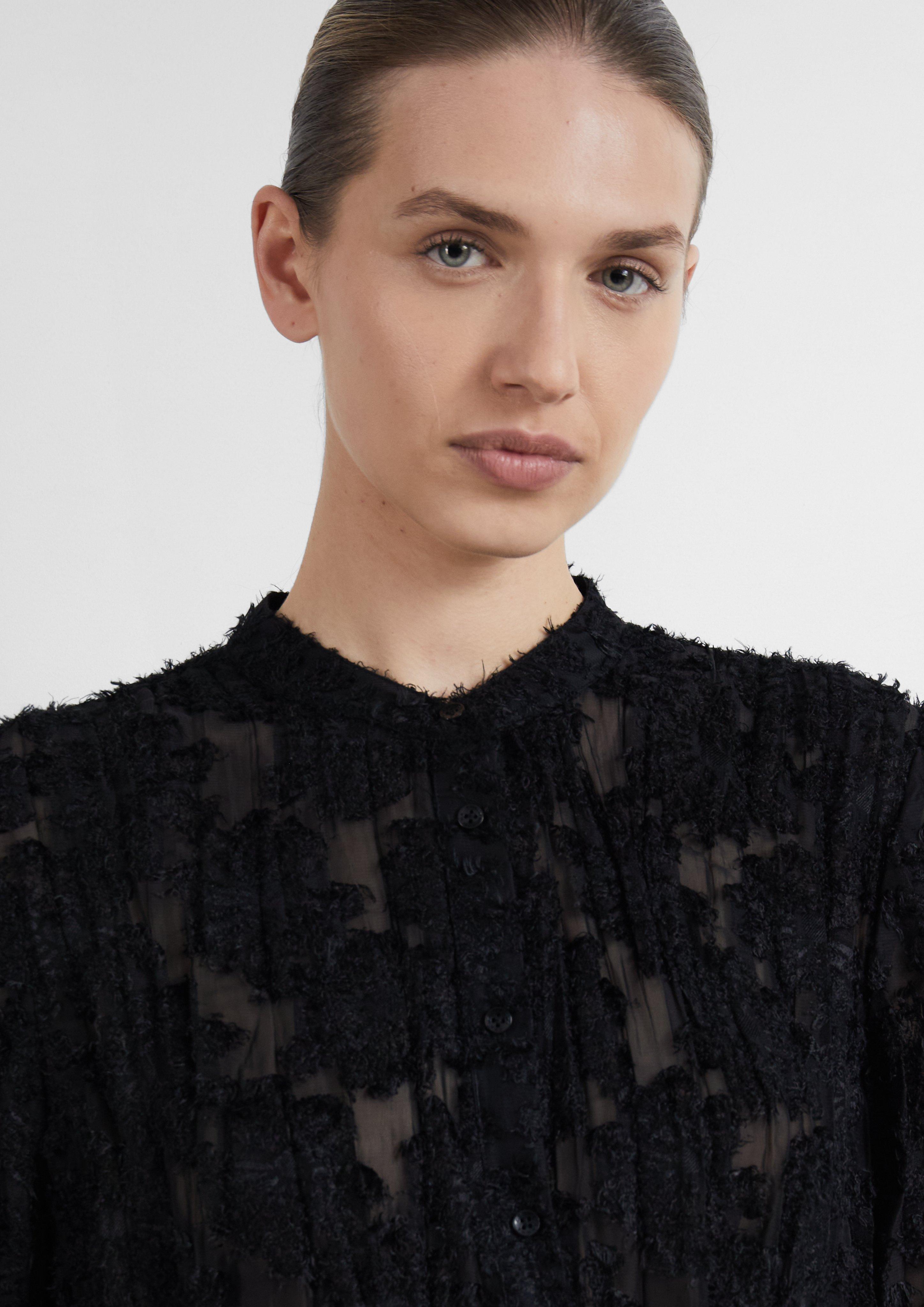 Damen Relaxed-Fit-Bluse mit Manschetten und Ärmelschlitz in schwarz von COMMA