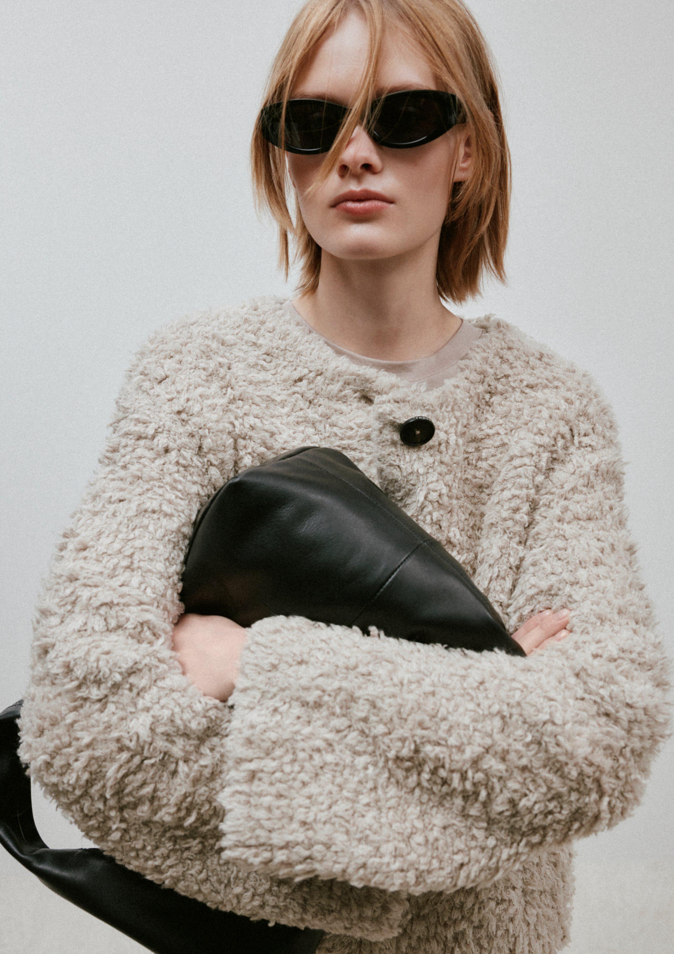 Veste en tricot en brun de COMMA