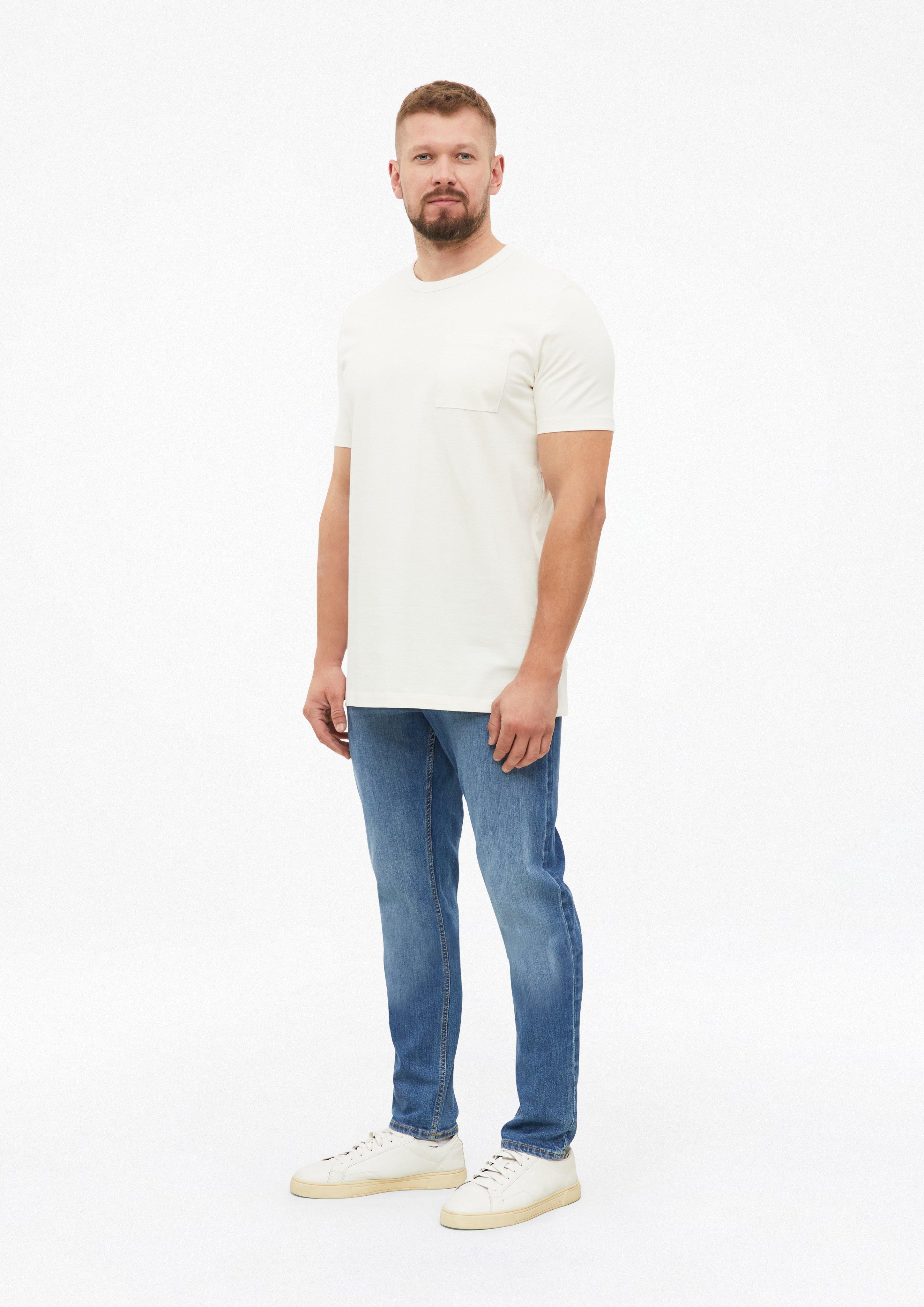 Heren T-shirt van zware jersey met borstzak in een moderne pasvorm in crème van s.Oliver Men Tall Sizes