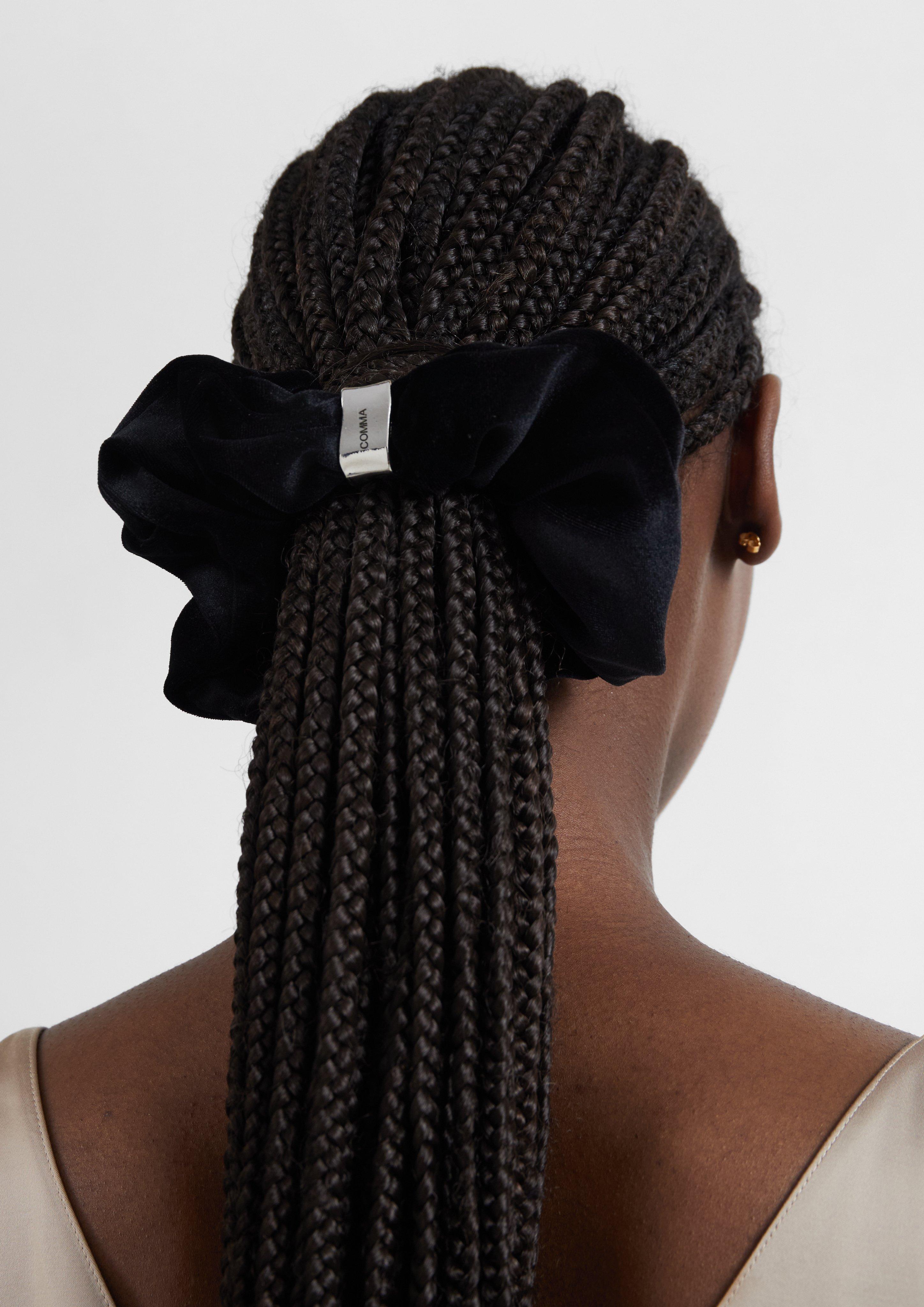 Accessories in black by COMMA