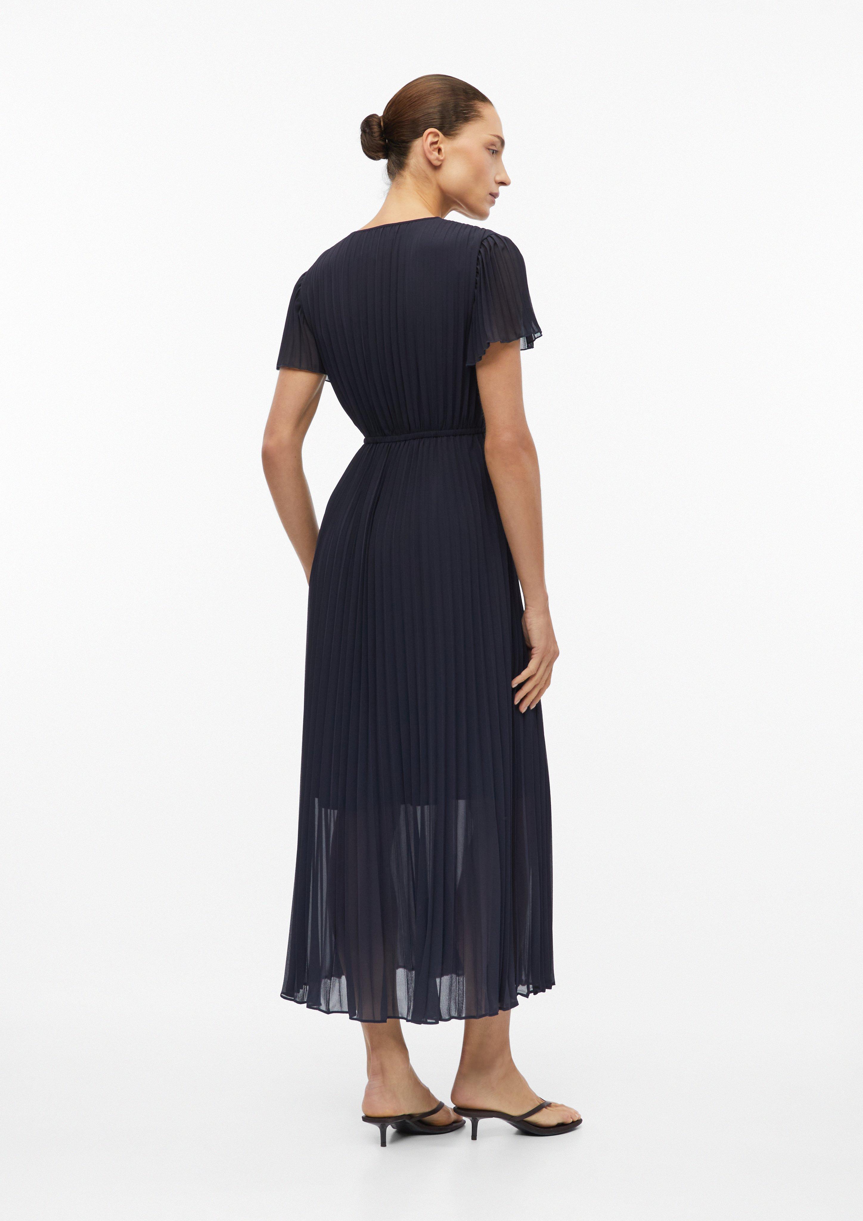 Plissiertes Kleid in Midilänge in blau von COMMA